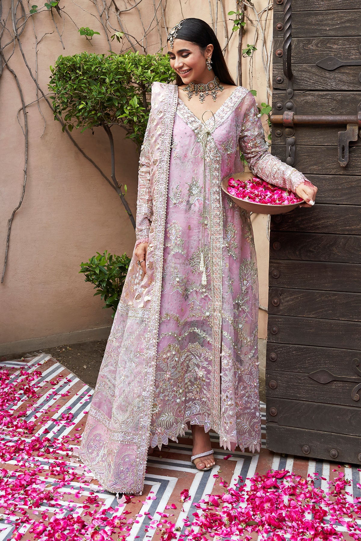 Jhoomro By Nureh Luxury Collection