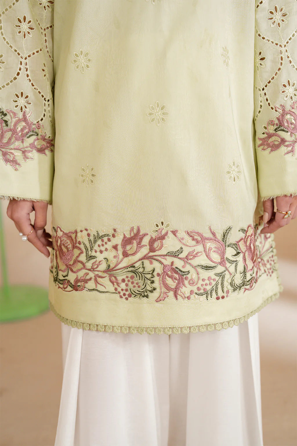 Iznik Embroidered Lawn 3 pc