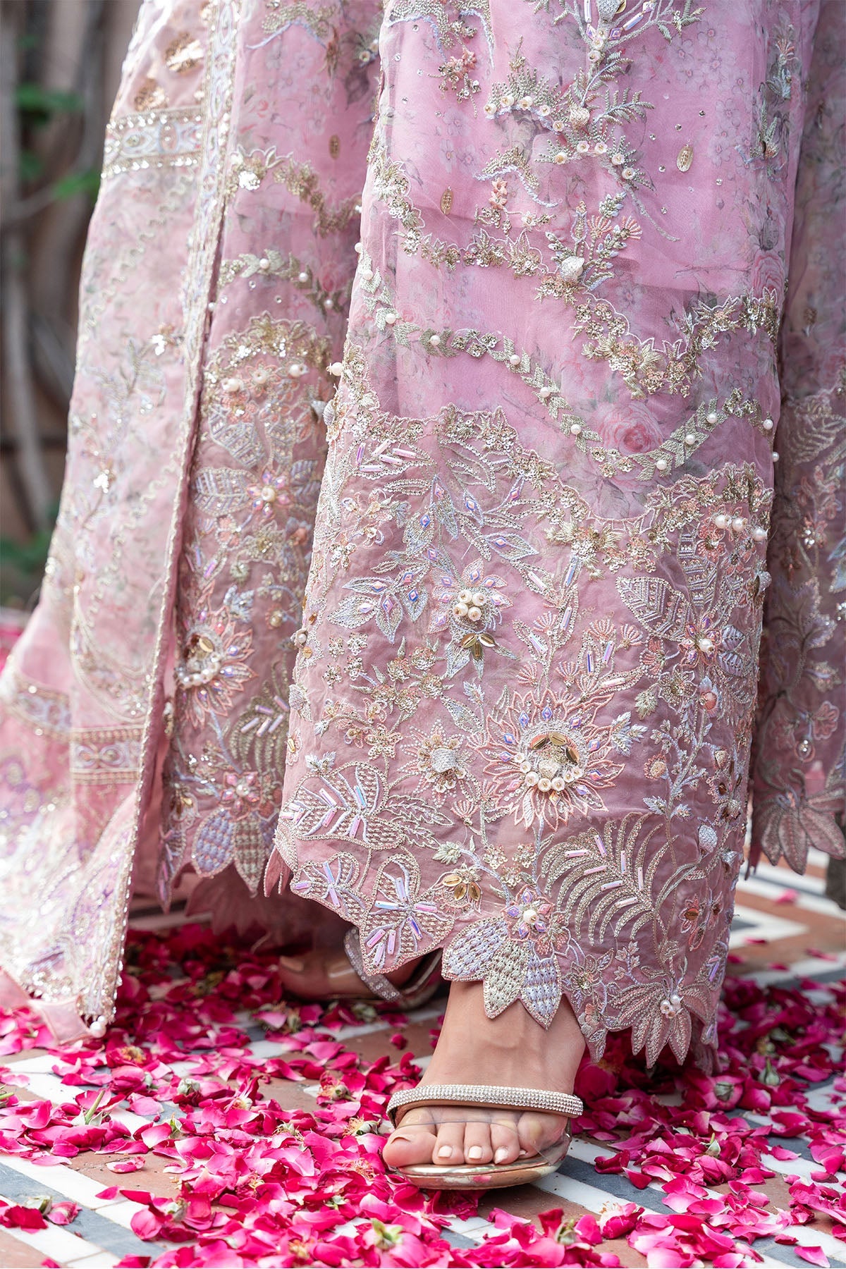 Jhoomro By Nureh Luxury Collection