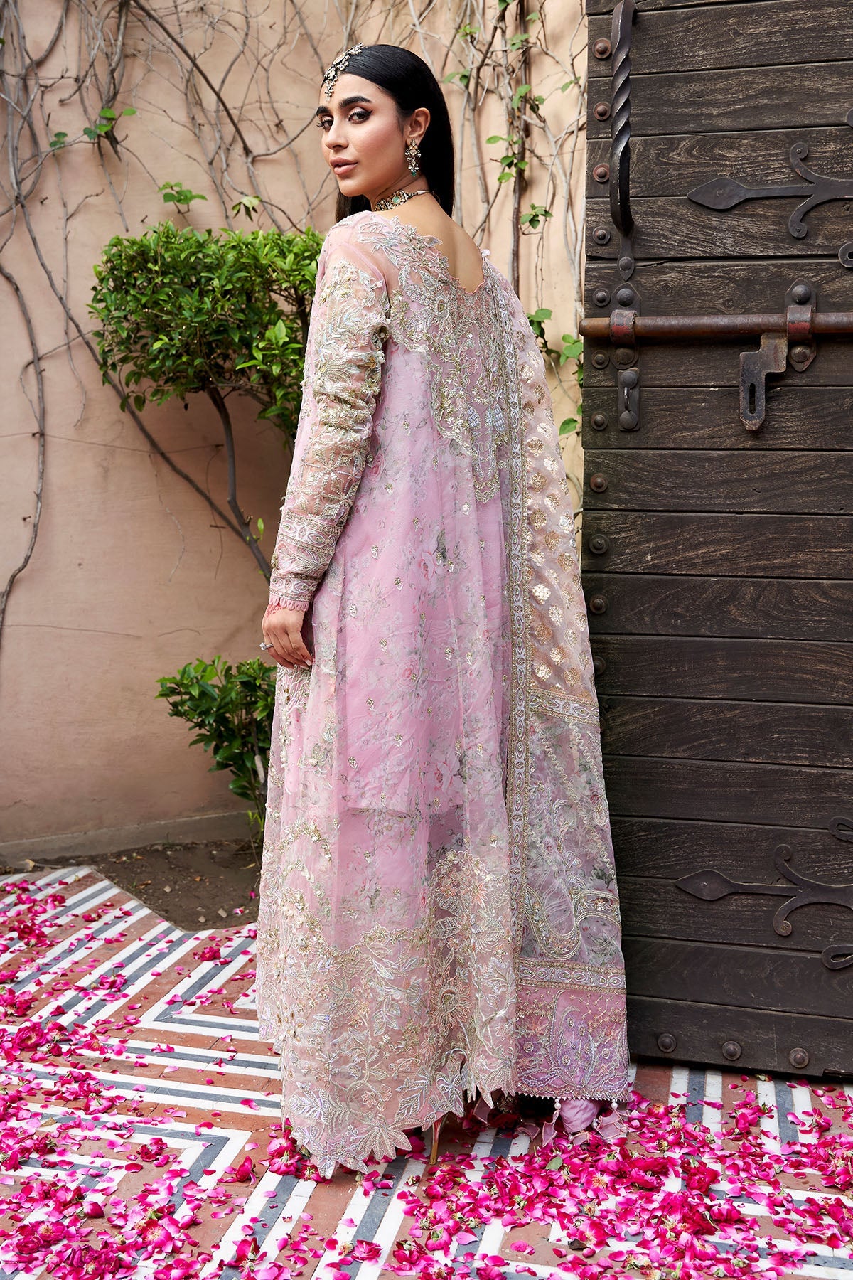 Jhoomro By Nureh Luxury Collection