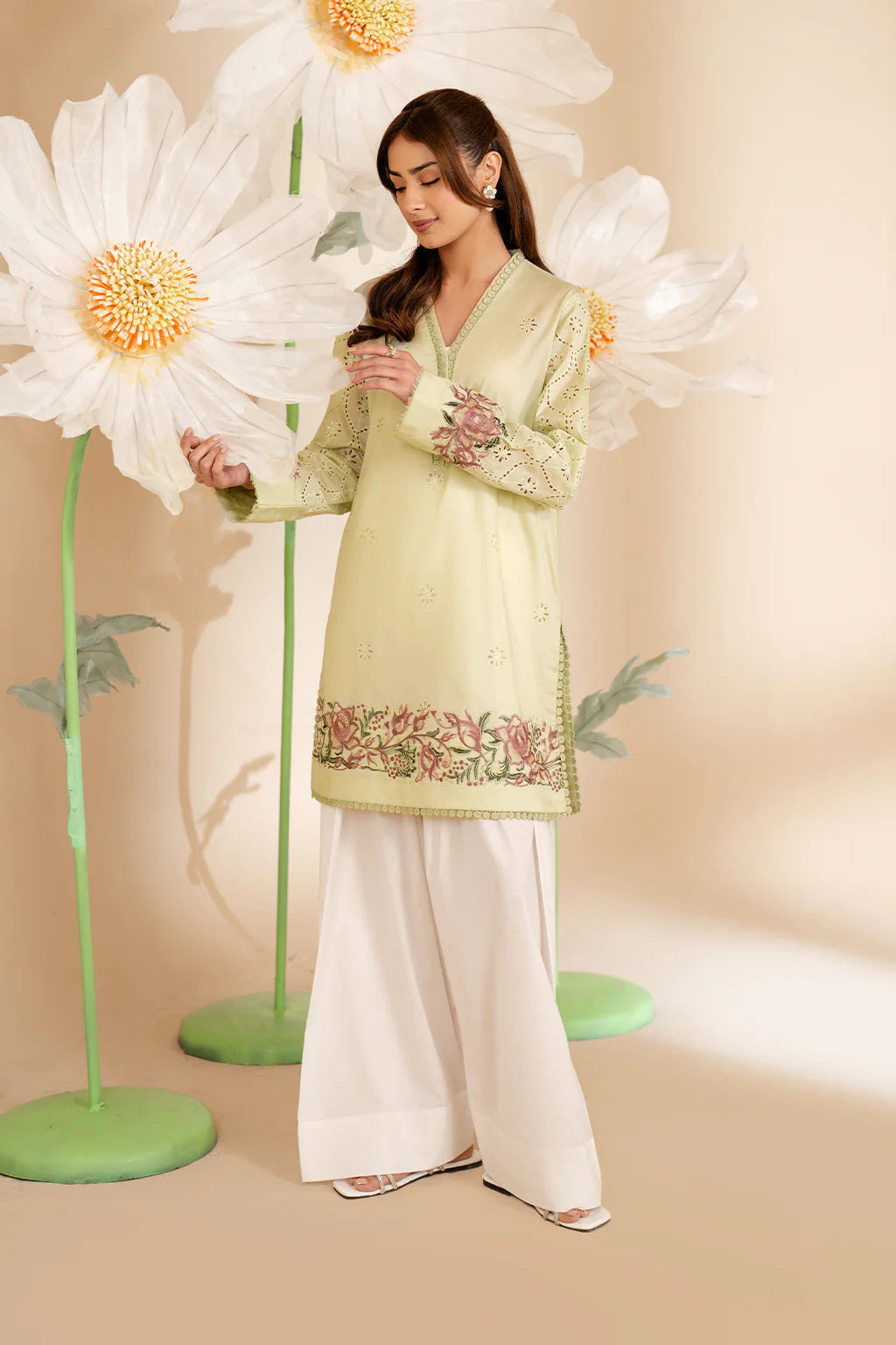 Iznik Embroidered Lawn 3 pc