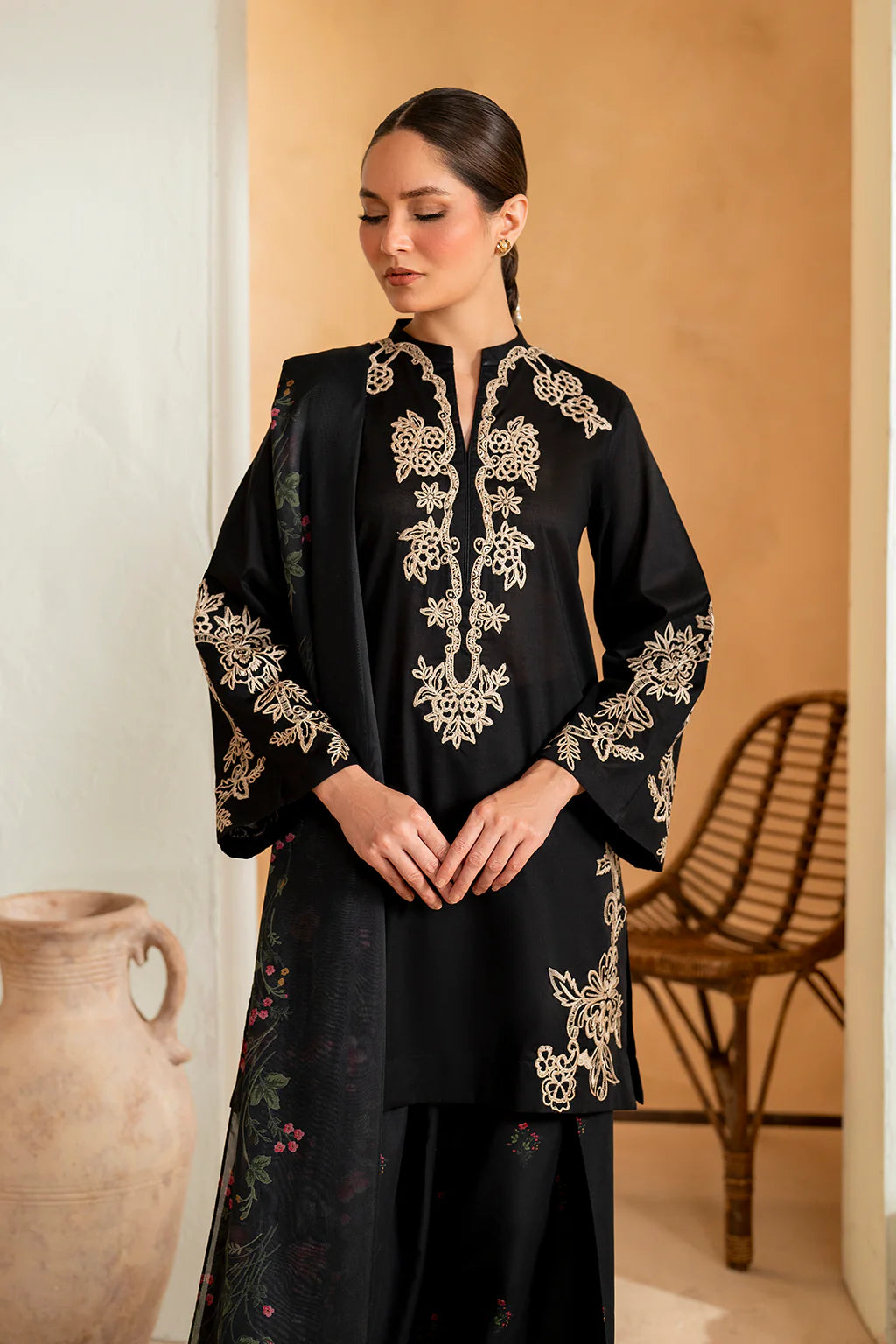 Iznik Embroidered Lawn 3 pc