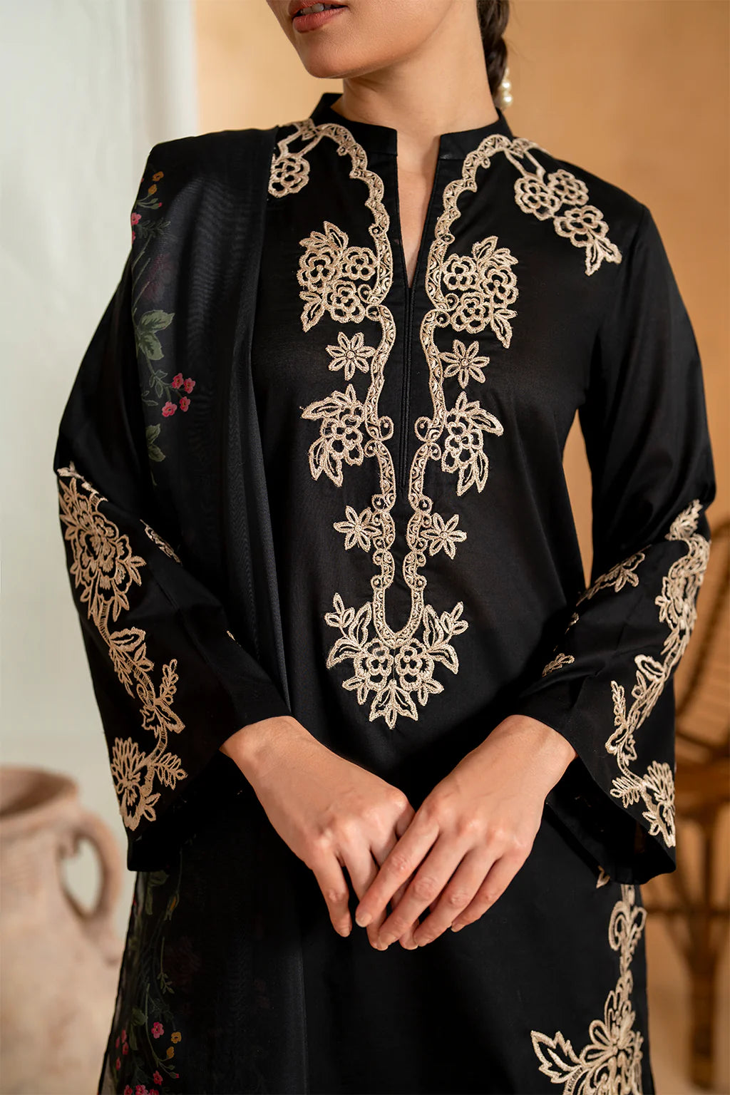 Iznik Embroidered Lawn 3 pc