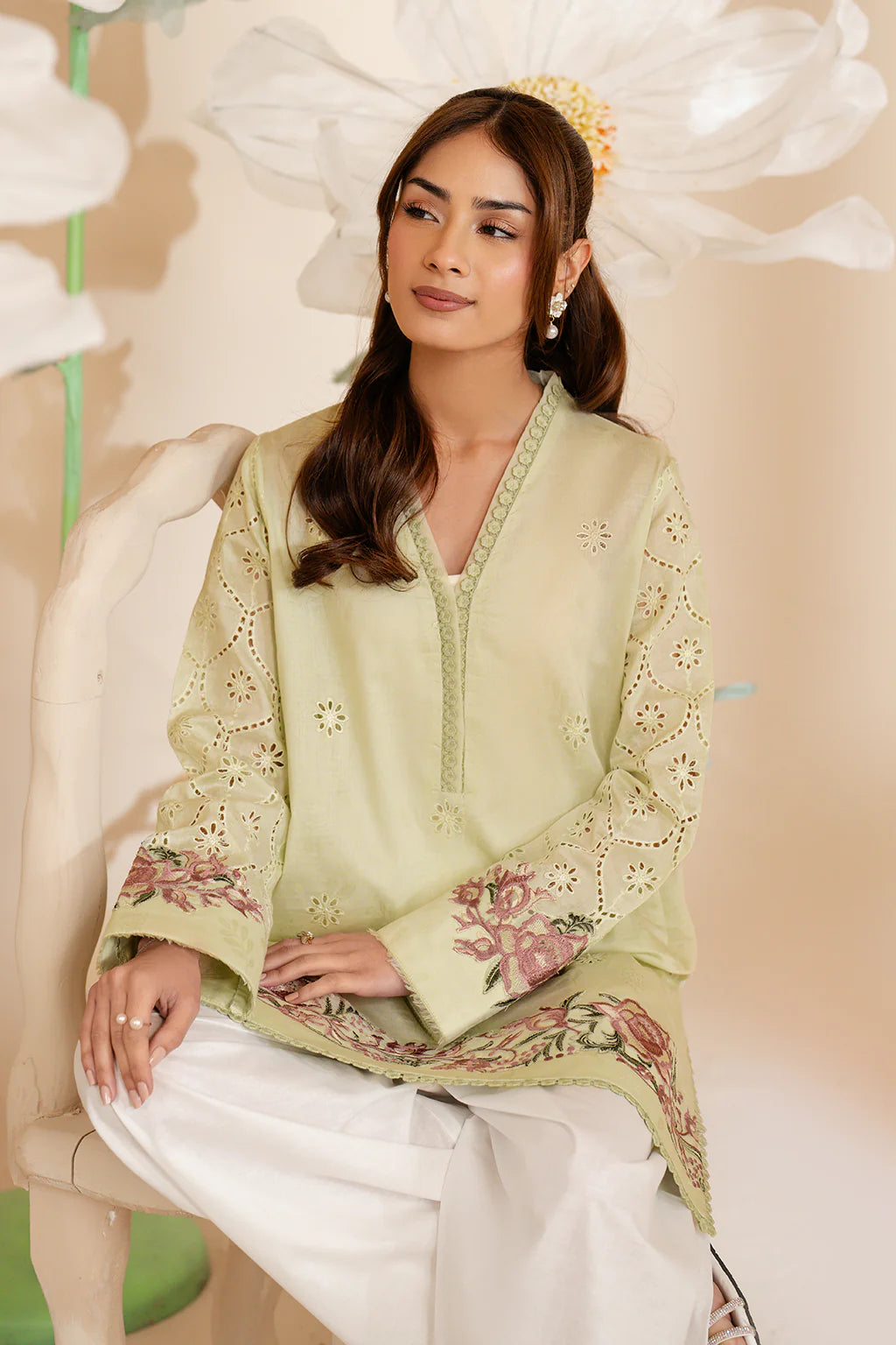 Iznik Embroidered Lawn 3 pc