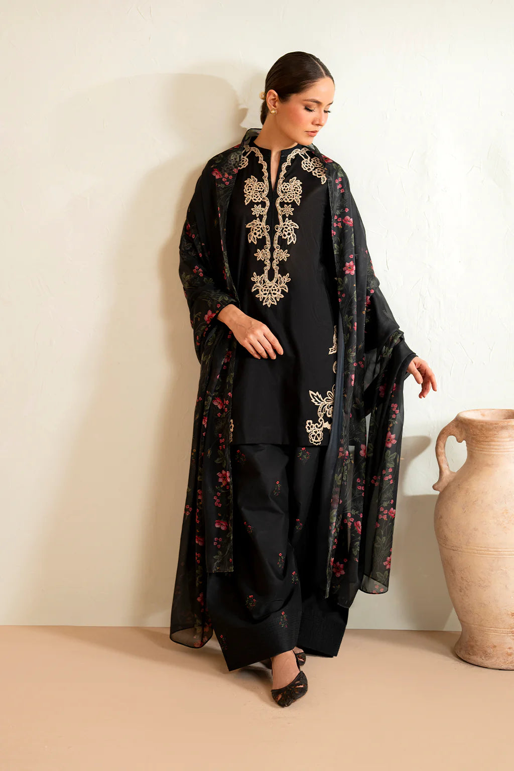 Iznik Embroidered Lawn 3 pc