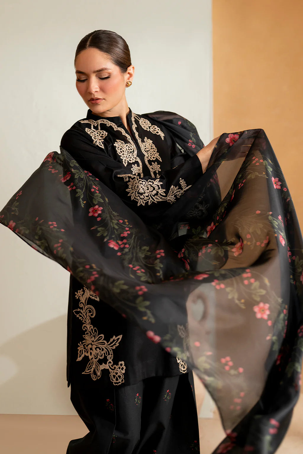 Iznik Embroidered Lawn 3 pc