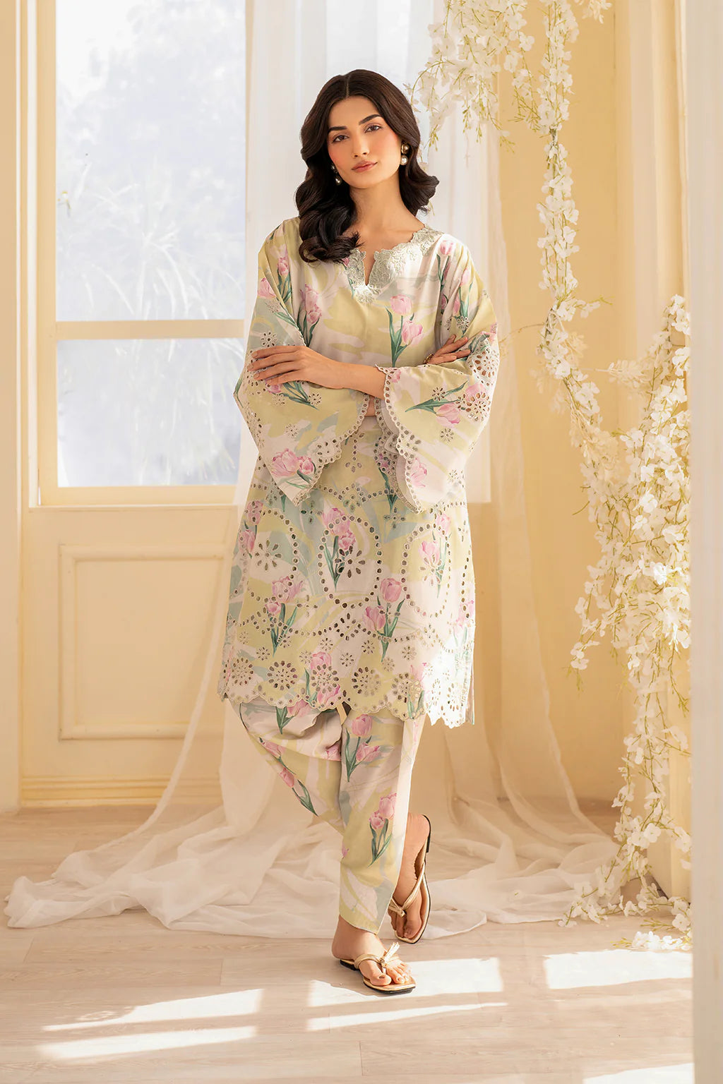 Iznik Embroidered Lawn 3 pc