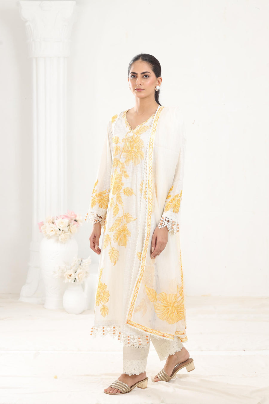 Muzlin by Sana Safinaz Luxury Collection