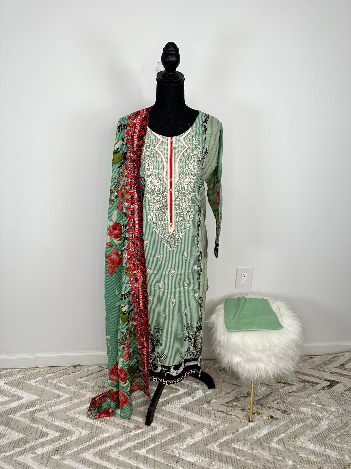 Original Bin Saeed lawn embroidered cotton dupatta Collection