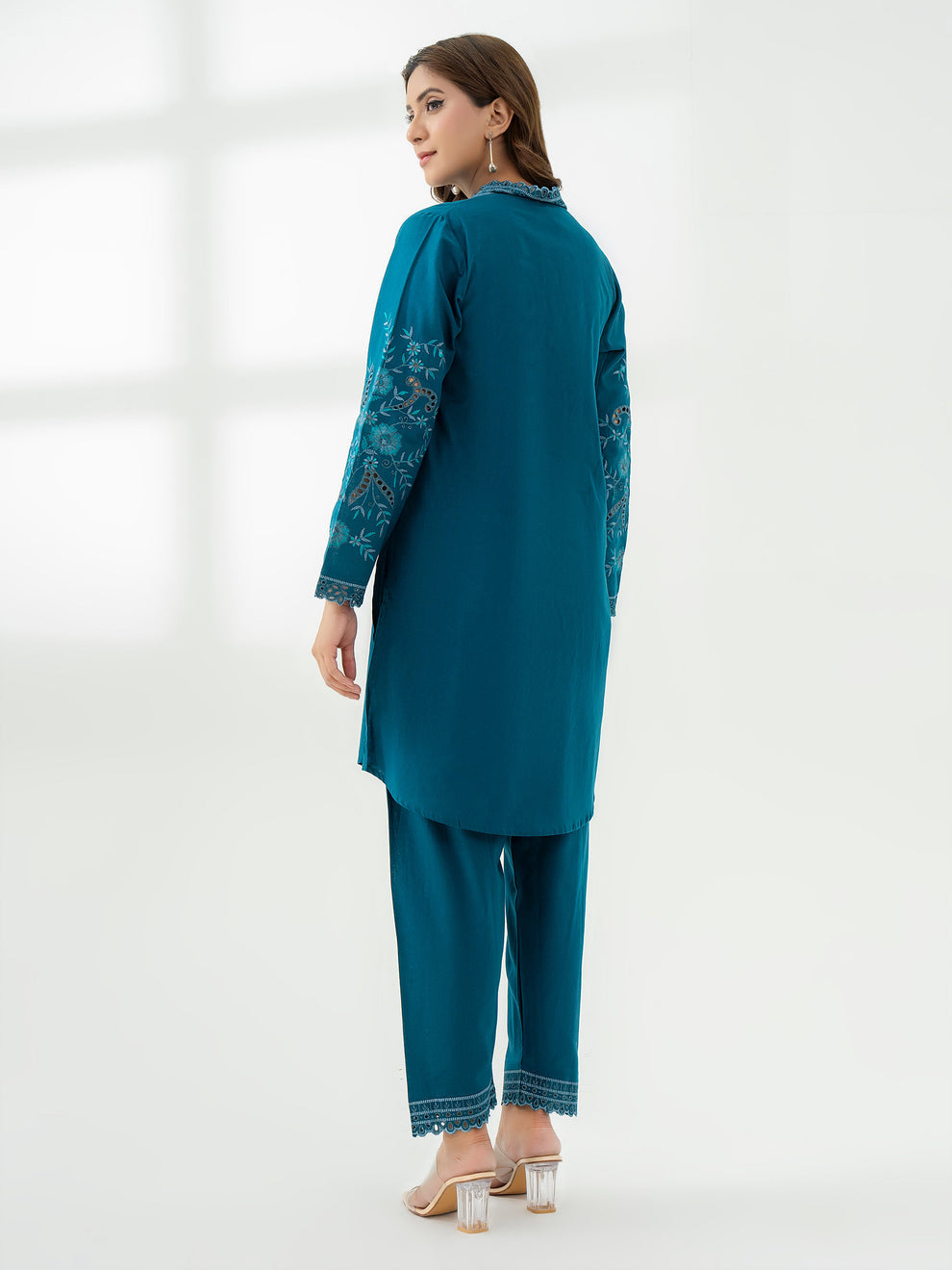 2 Piece Khaddar Suit-Embroidered By Limelight