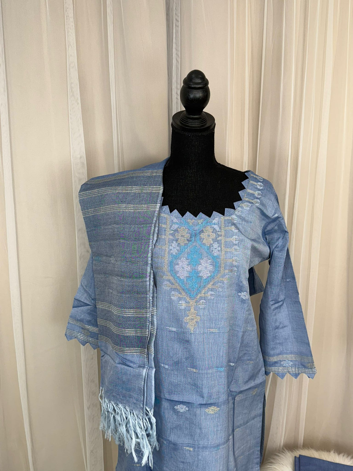 Bangladeshi Jamdani salwar kamiz