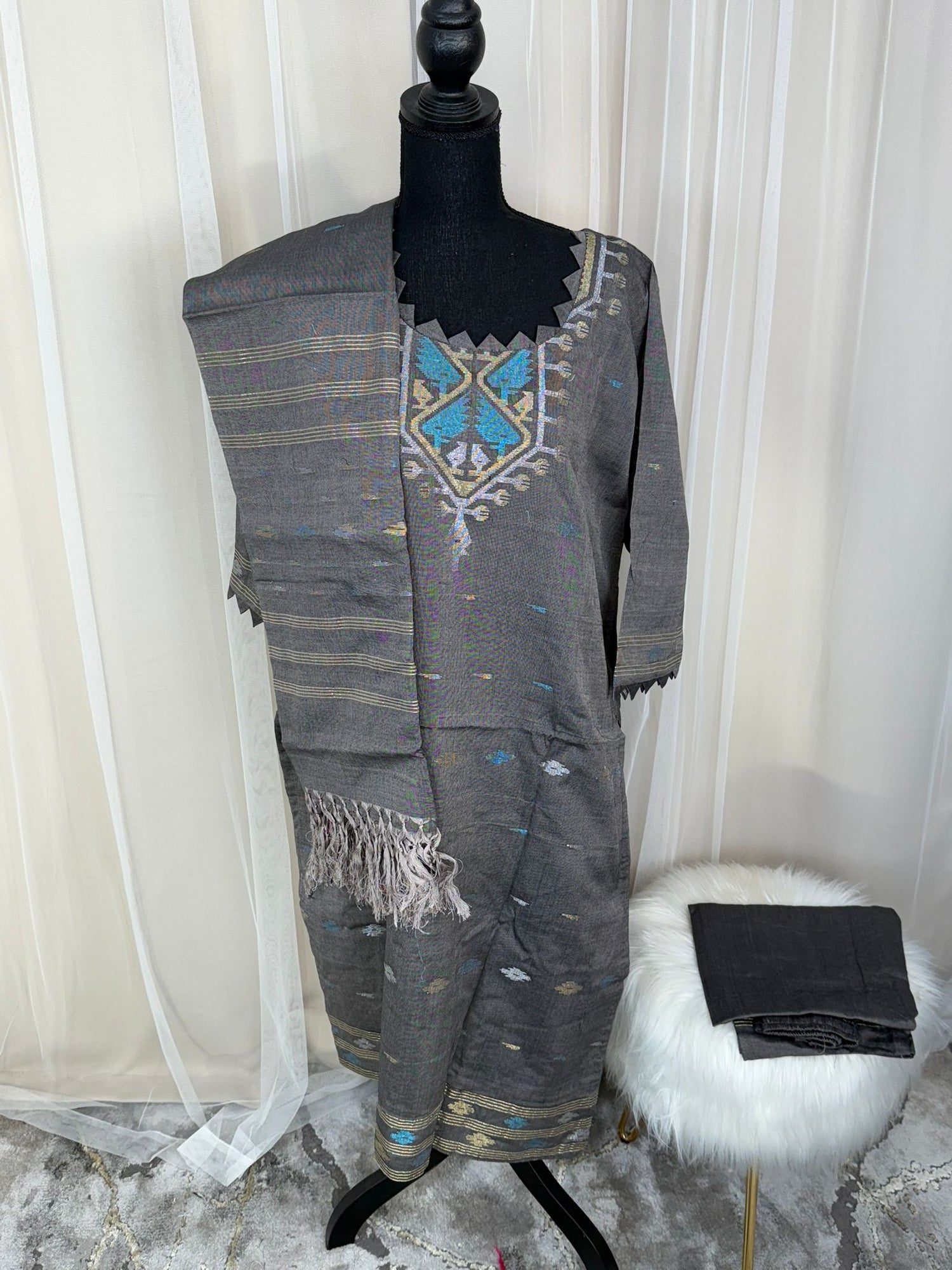 Bangladeshi Jamdani salwar kamiz