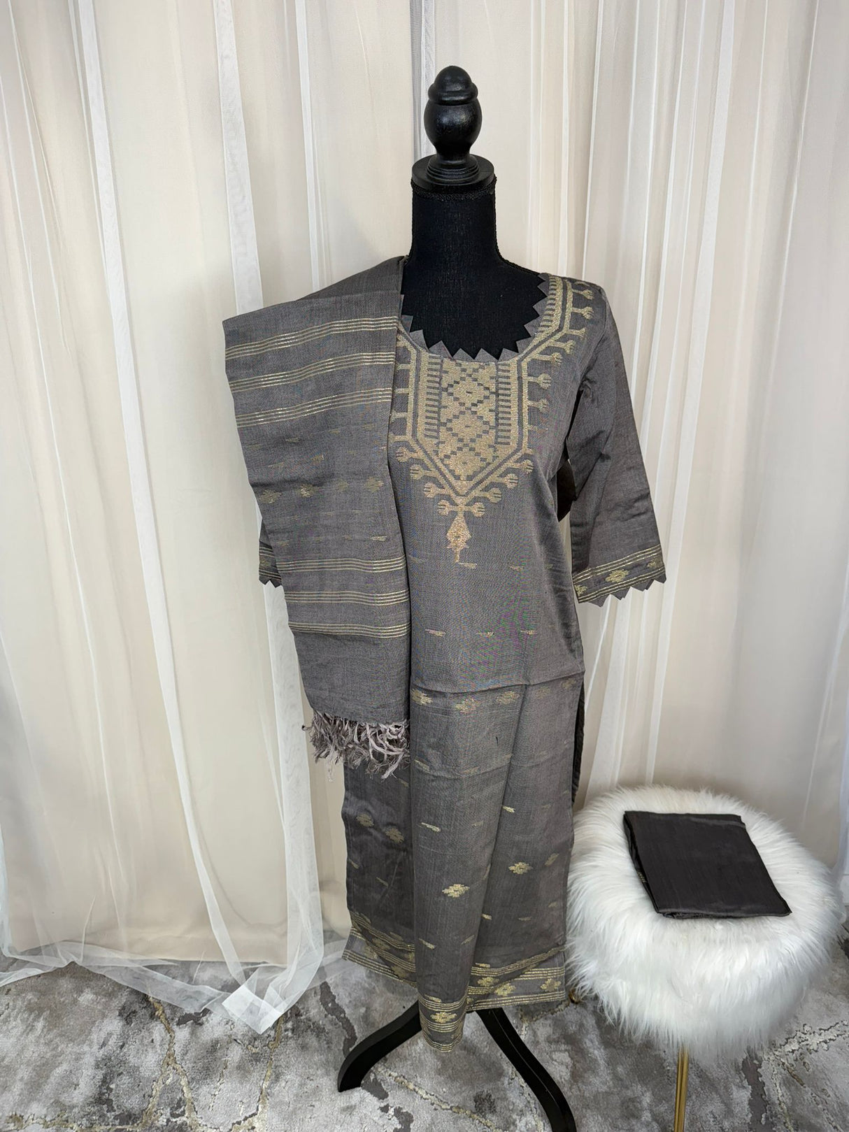 Bangladeshi Jamdani salwar kamiz