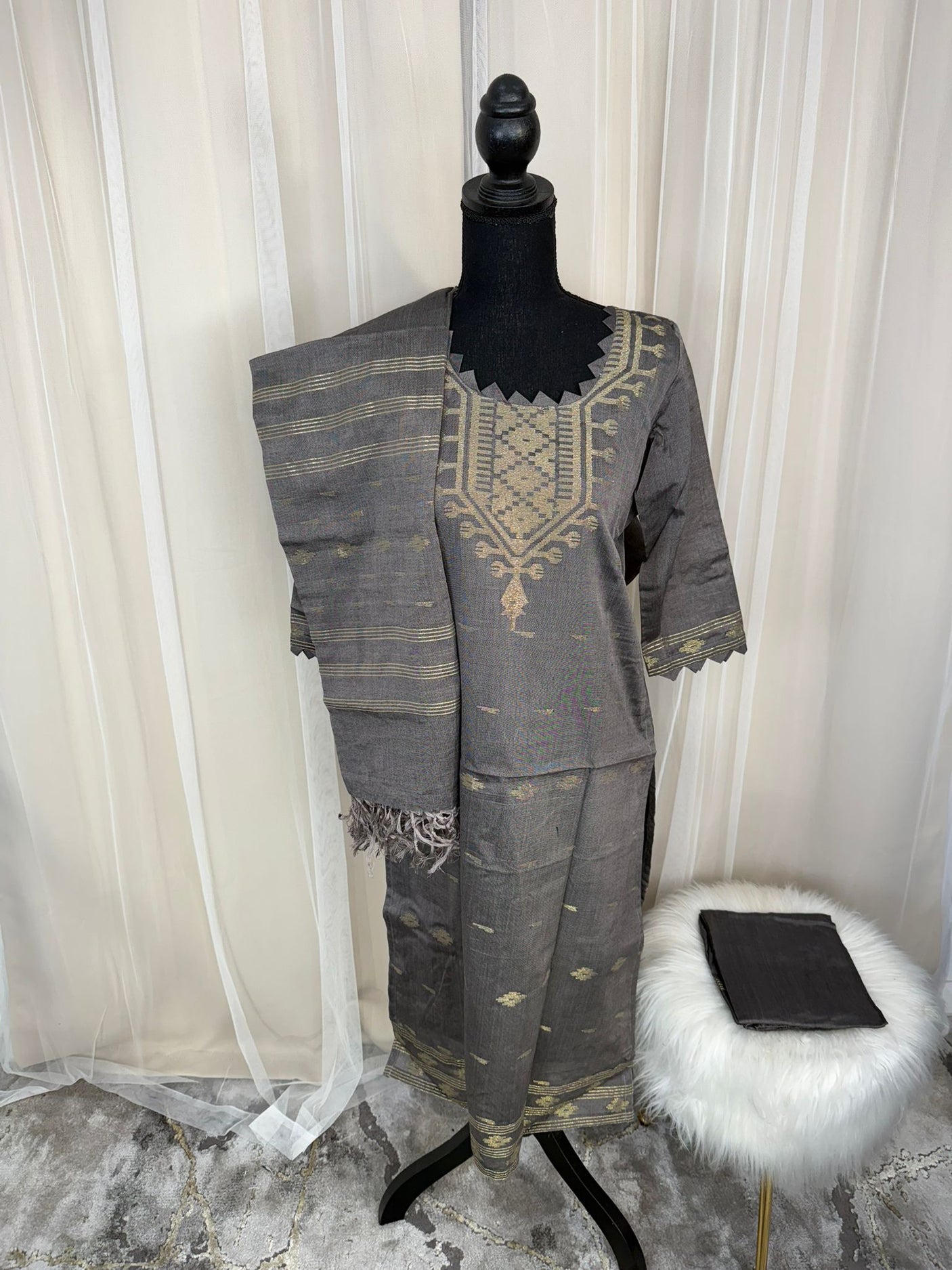 Bangladeshi Jamdani salwar kamiz