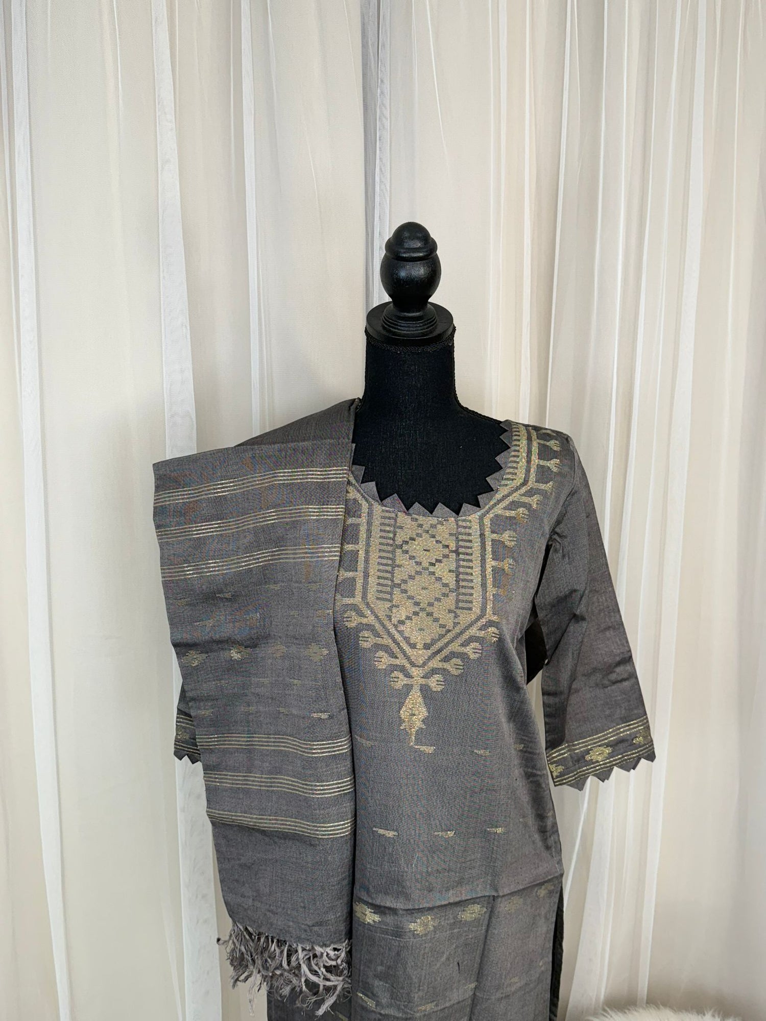 Bangladeshi Jamdani salwar kamiz