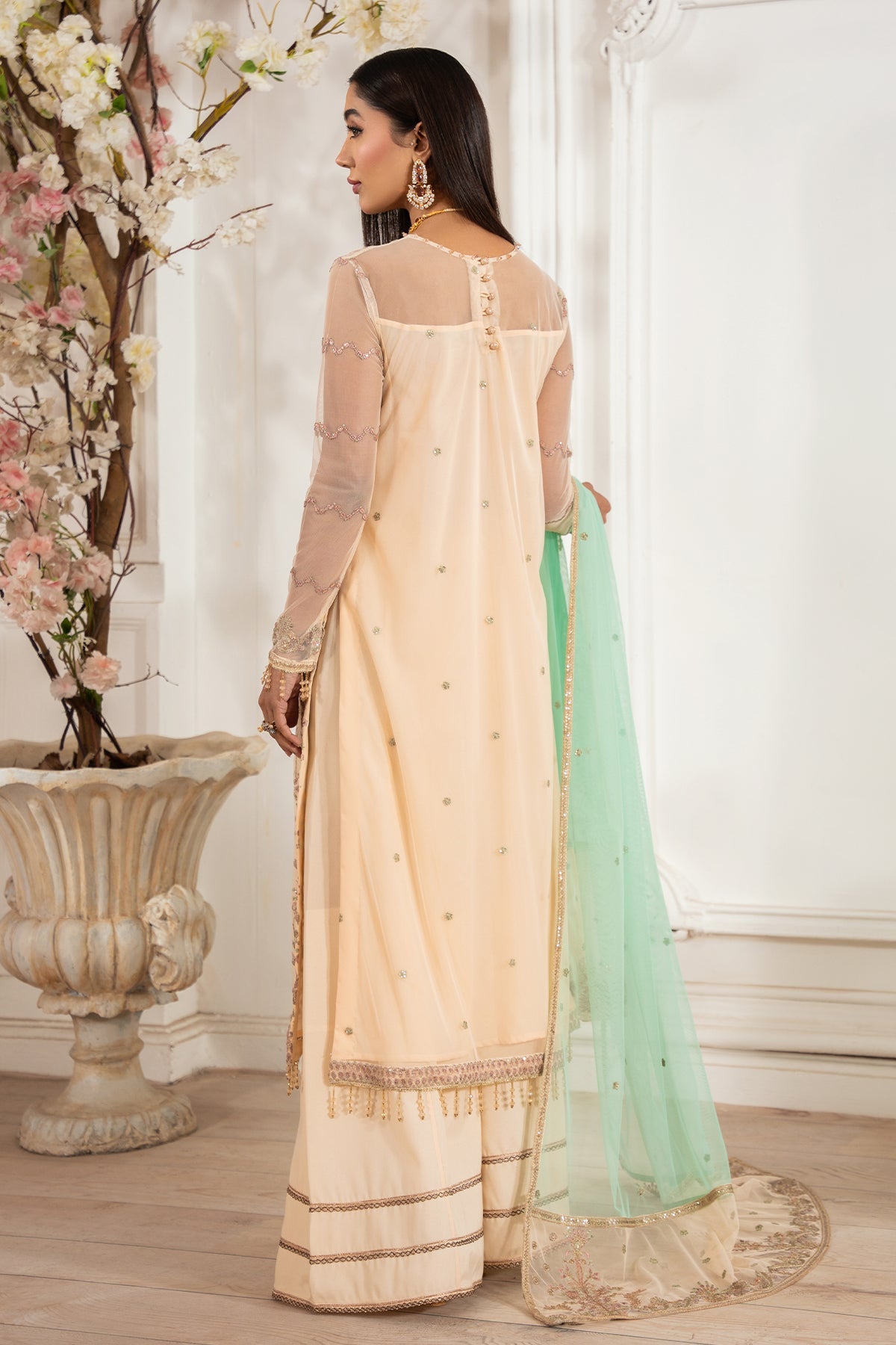 Heer by Zarif Luxury Collection