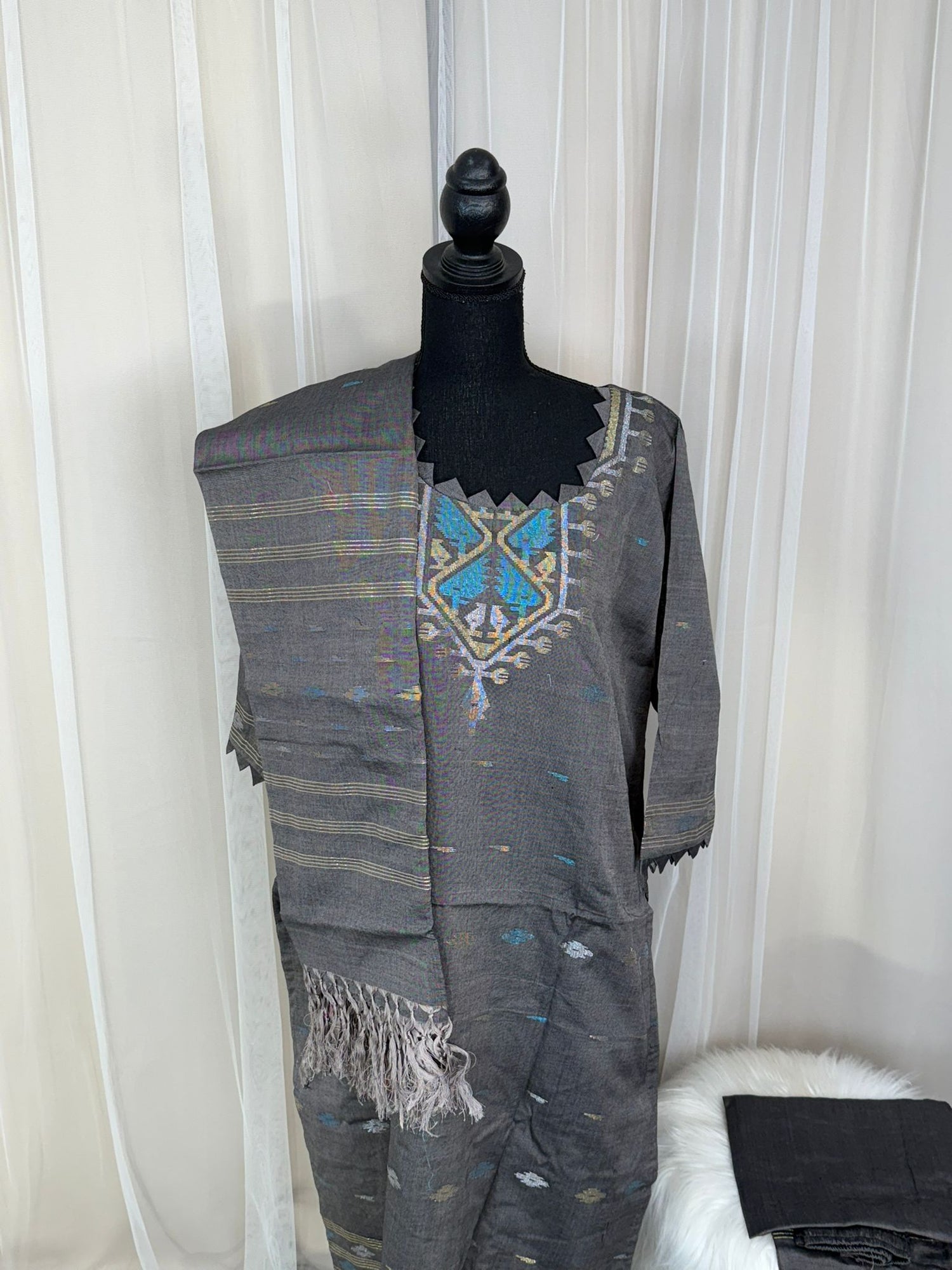 Bangladeshi Jamdani salwar kamiz