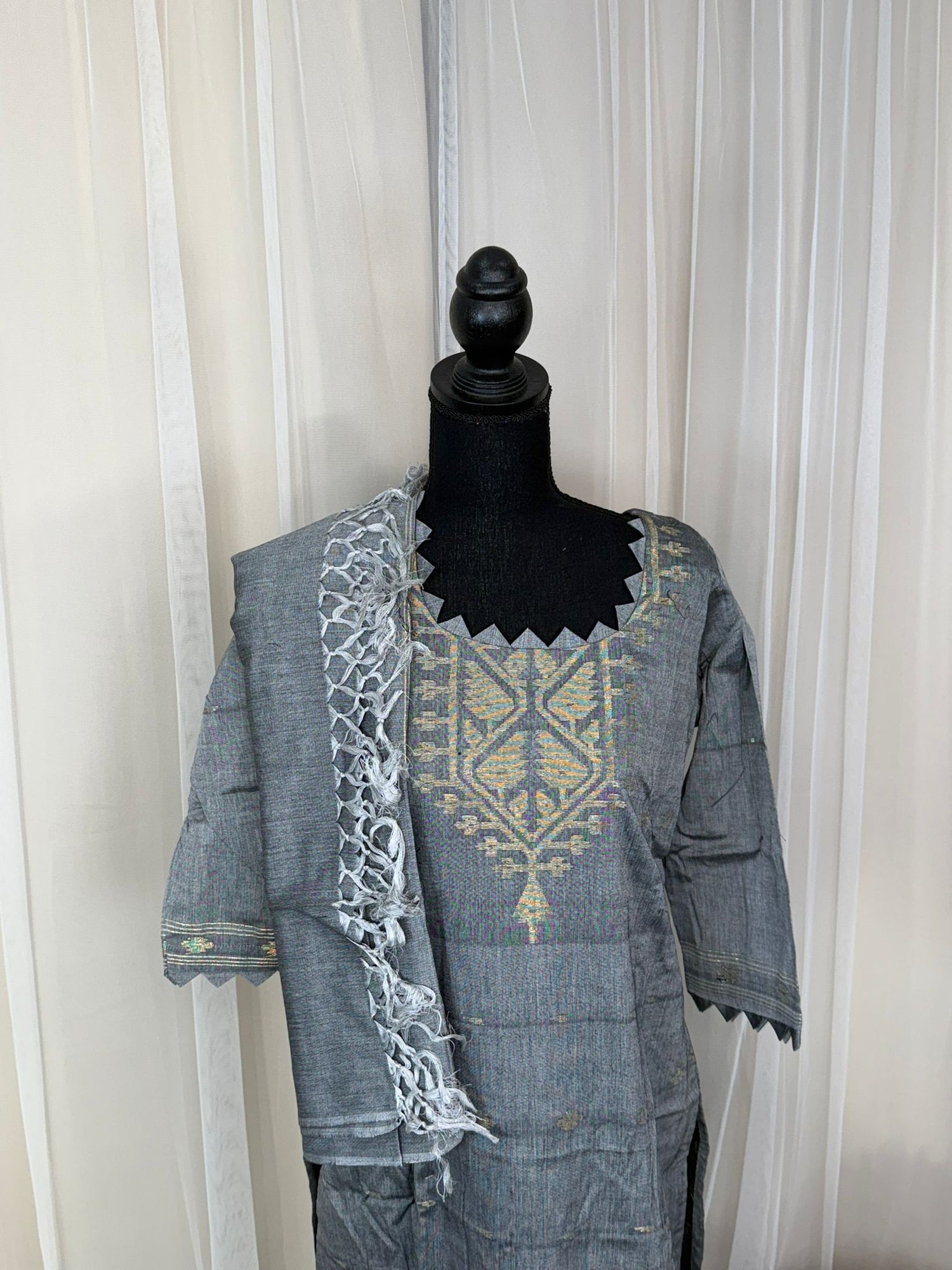 Bangladeshi Jamdani salwar kamiz