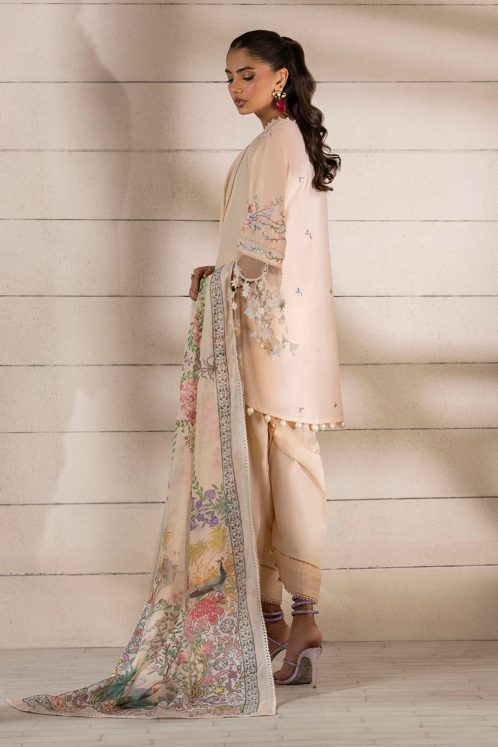 Muzlin by Sana Safinaz Luxury Collection