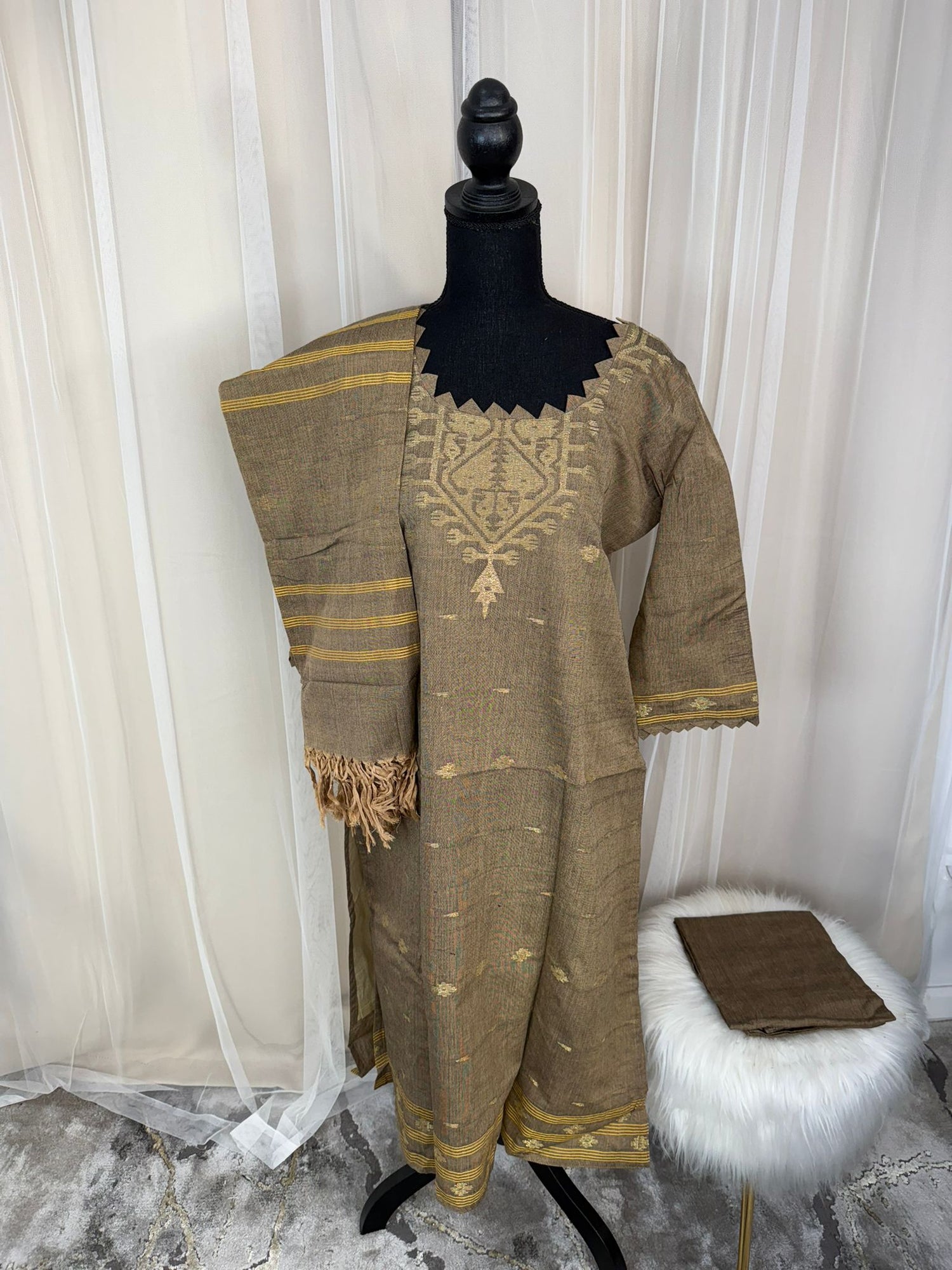 Bangladeshi Jamdani salwar kamiz