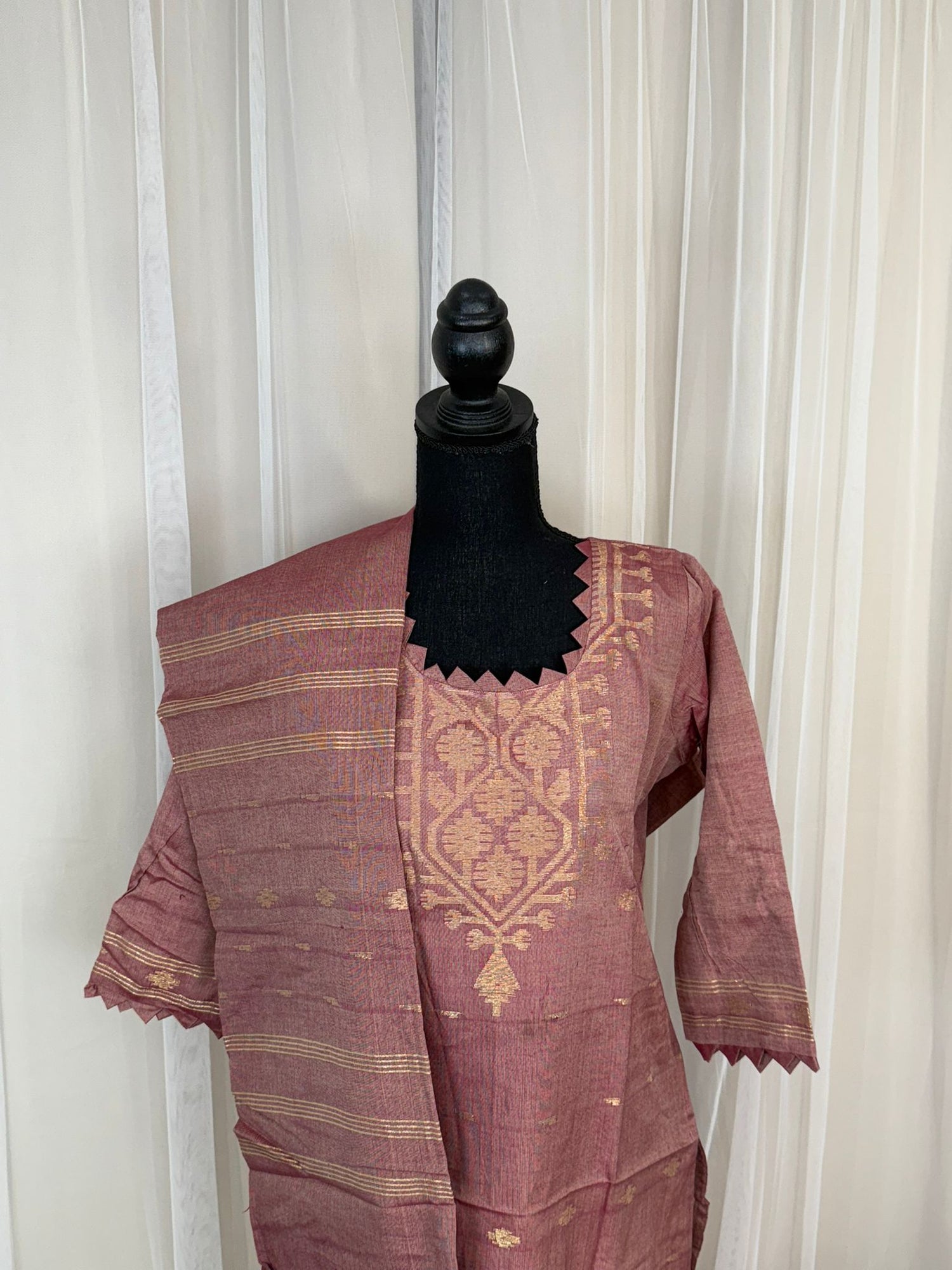 Bangladeshi Jamdani salwar kamiz