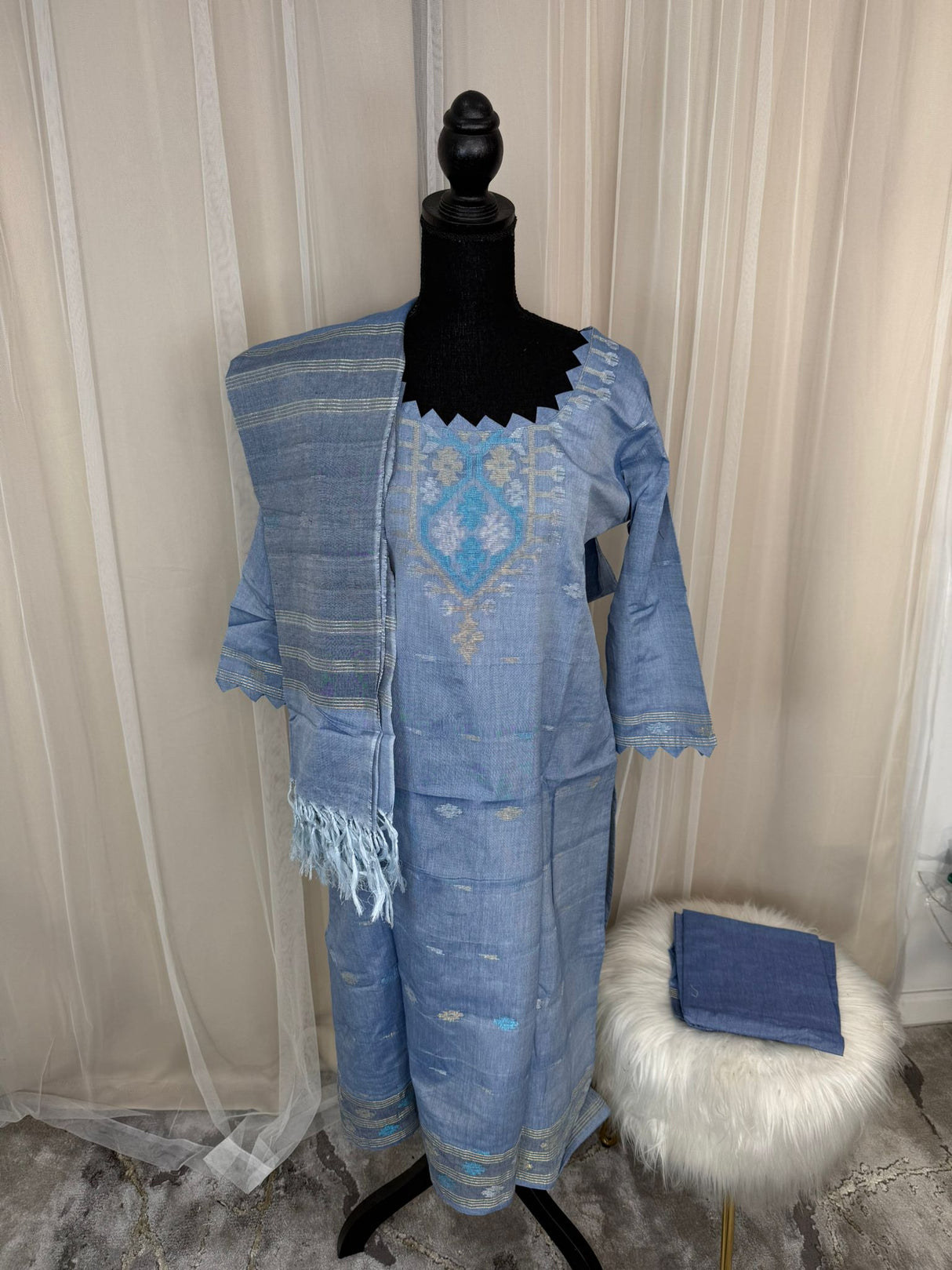 Bangladeshi Jamdani salwar kamiz