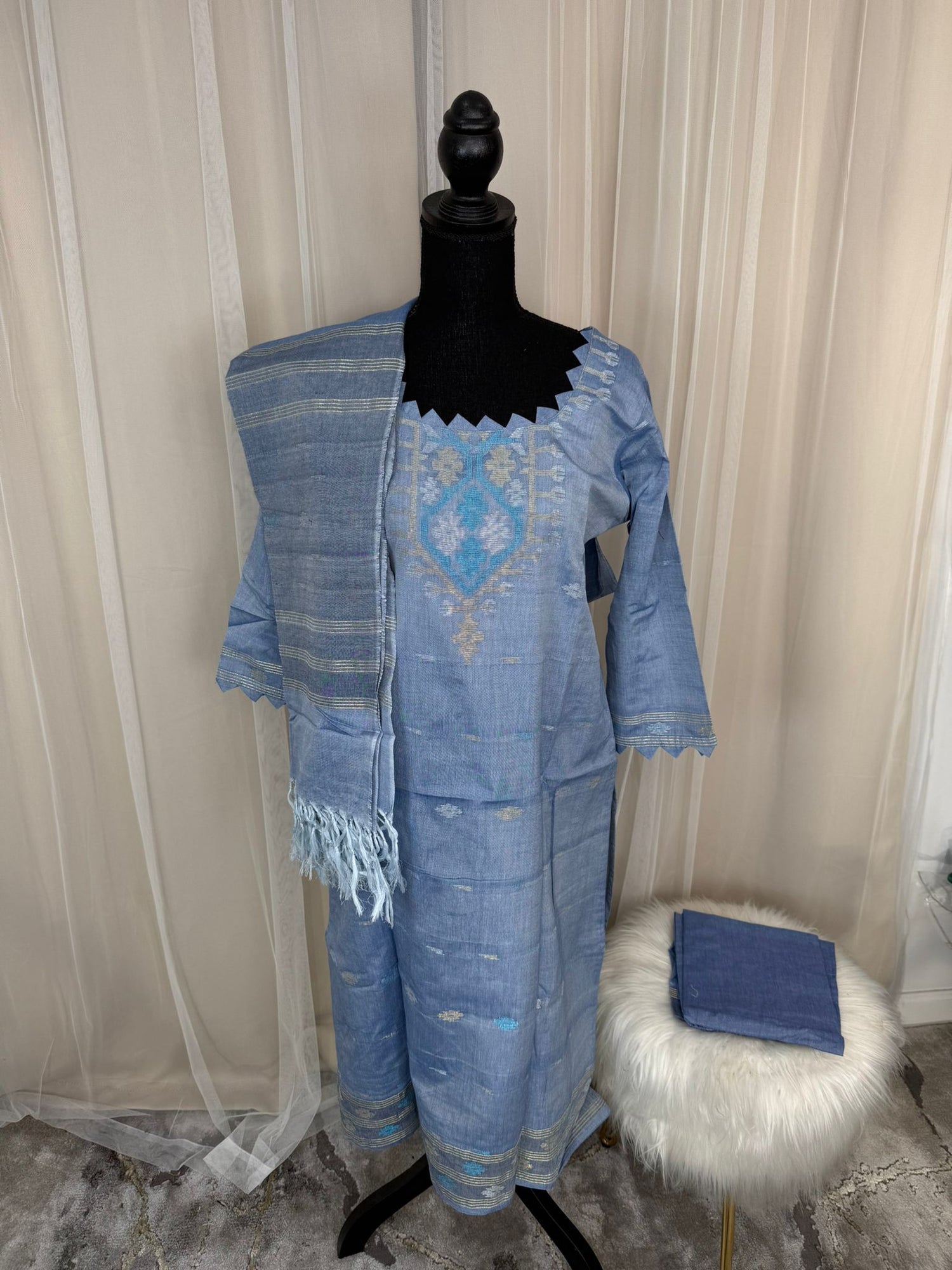 Bangladeshi Jamdani salwar kamiz