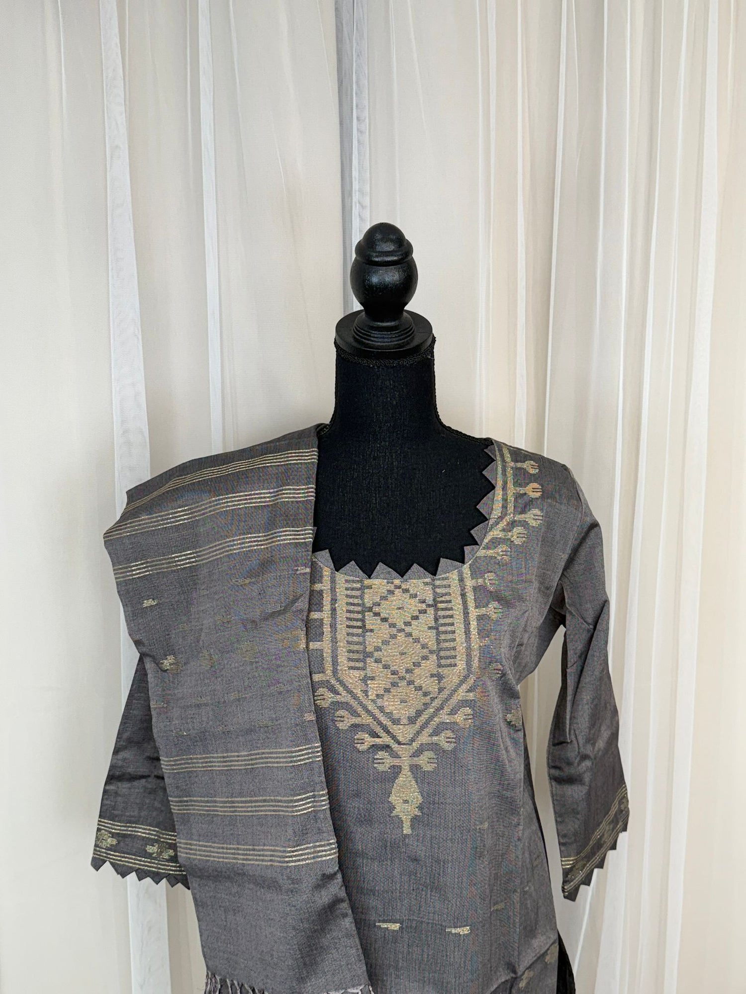 Bangladeshi Jamdani salwar kamiz