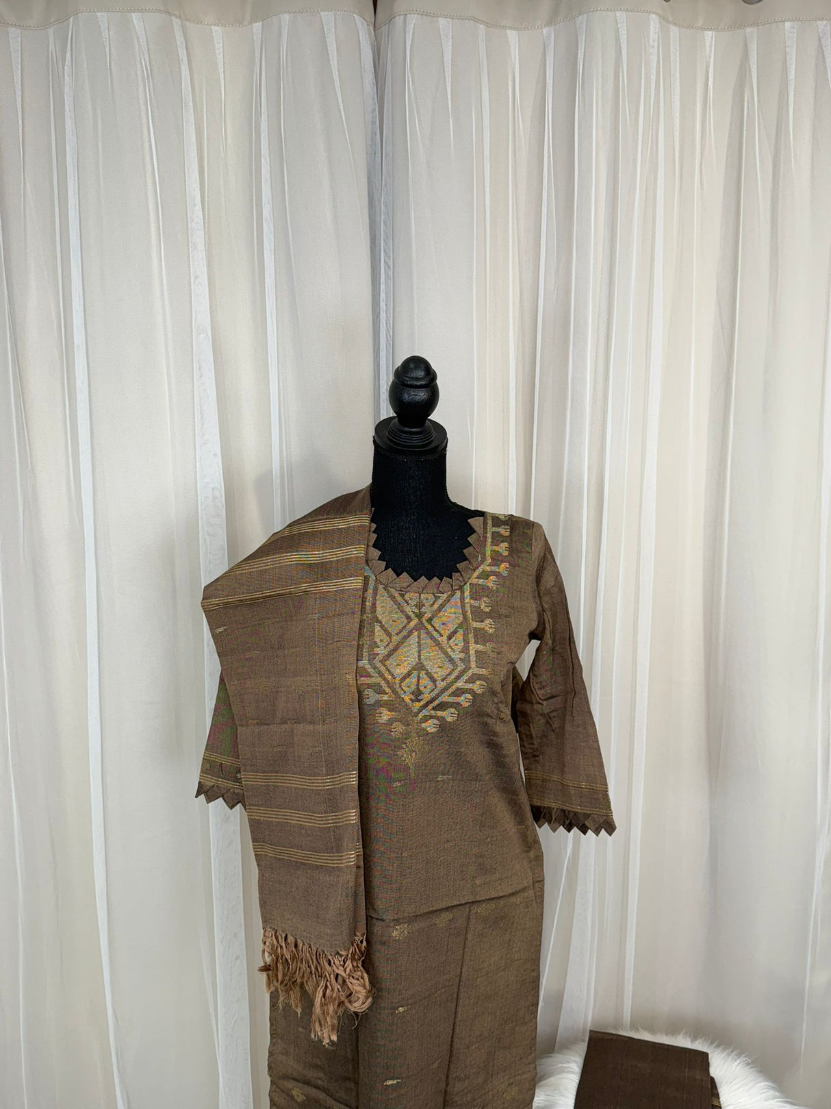 Bangladeshi Jamdani salwar kamiz