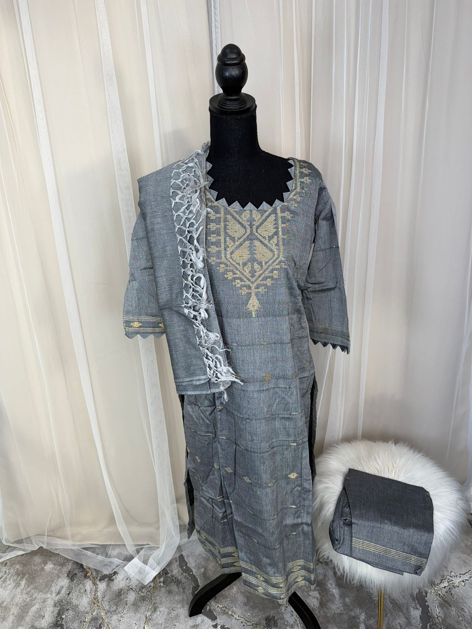 Bangladeshi Jamdani salwar kamiz