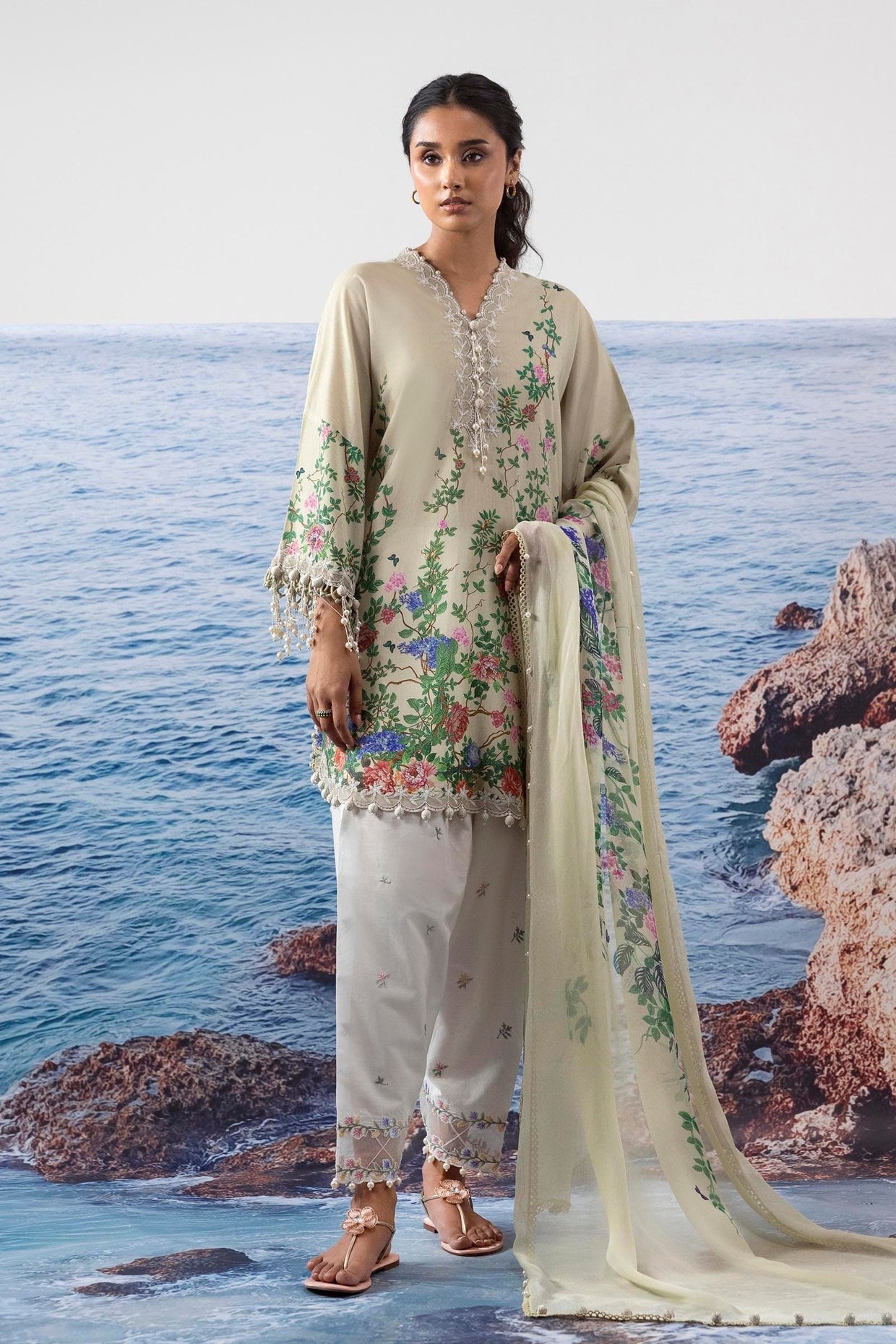 Muzlin by Sana Safinaz Luxury Collection