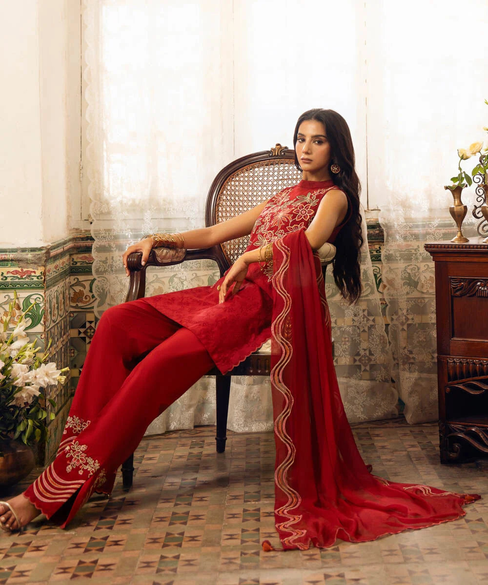 Sapphire 3Pc Embroidered Lawn Suit