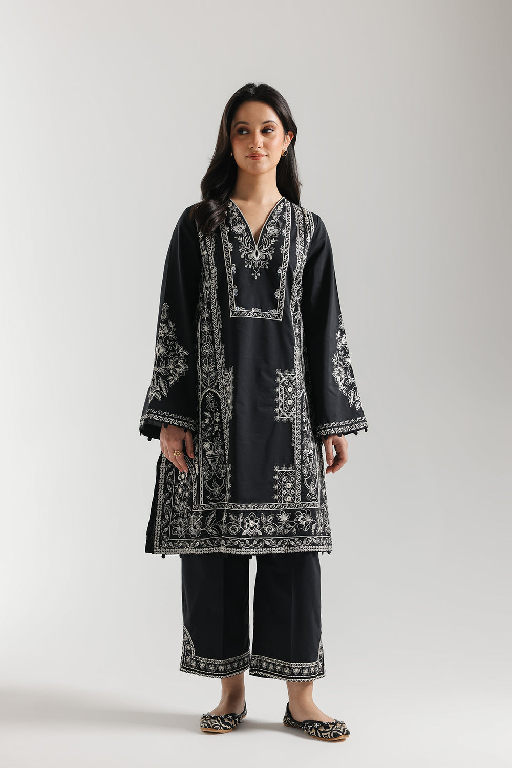 Ethnic Embroidered 2pc Suit