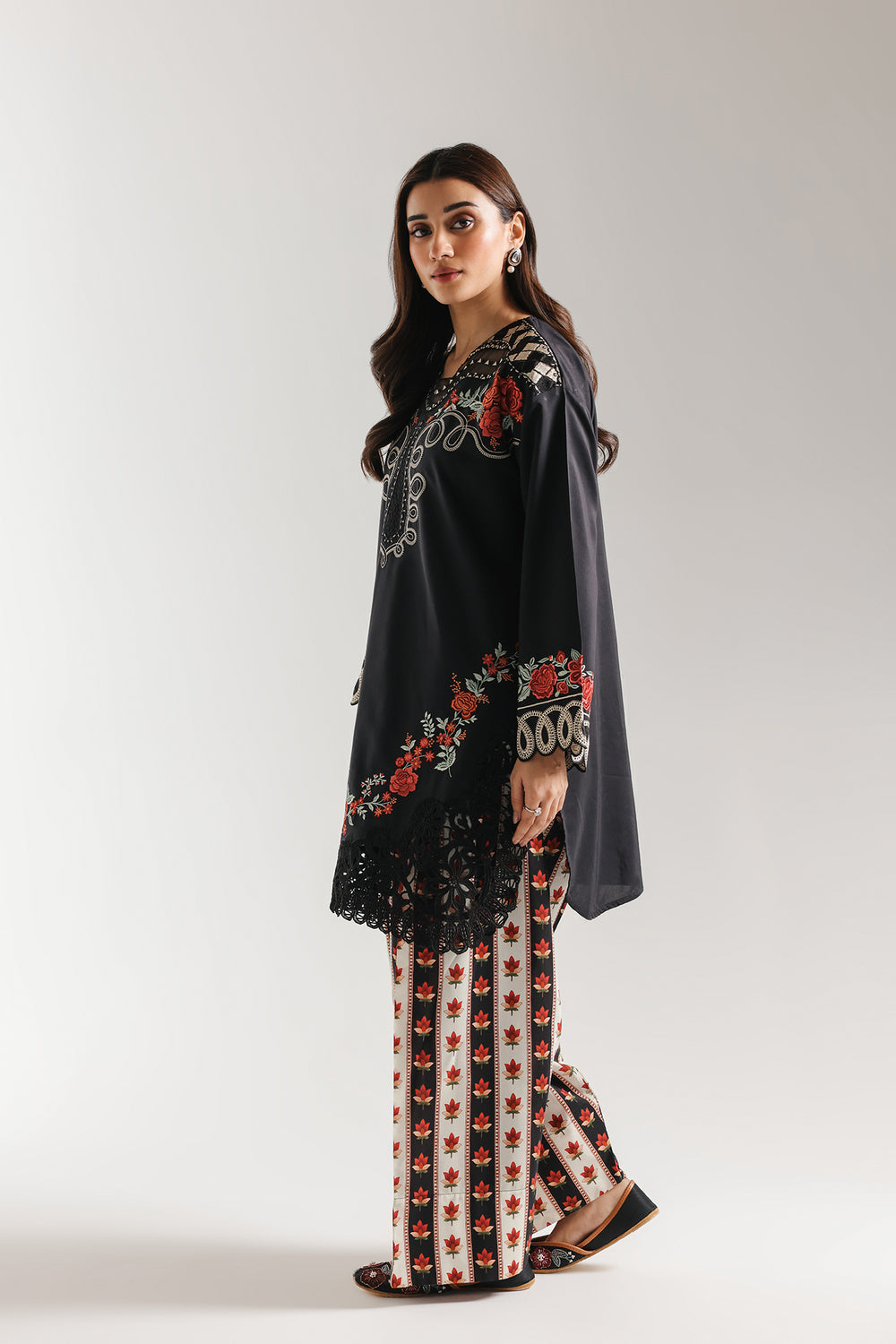 Ethnic Embroidered 2pc Suit