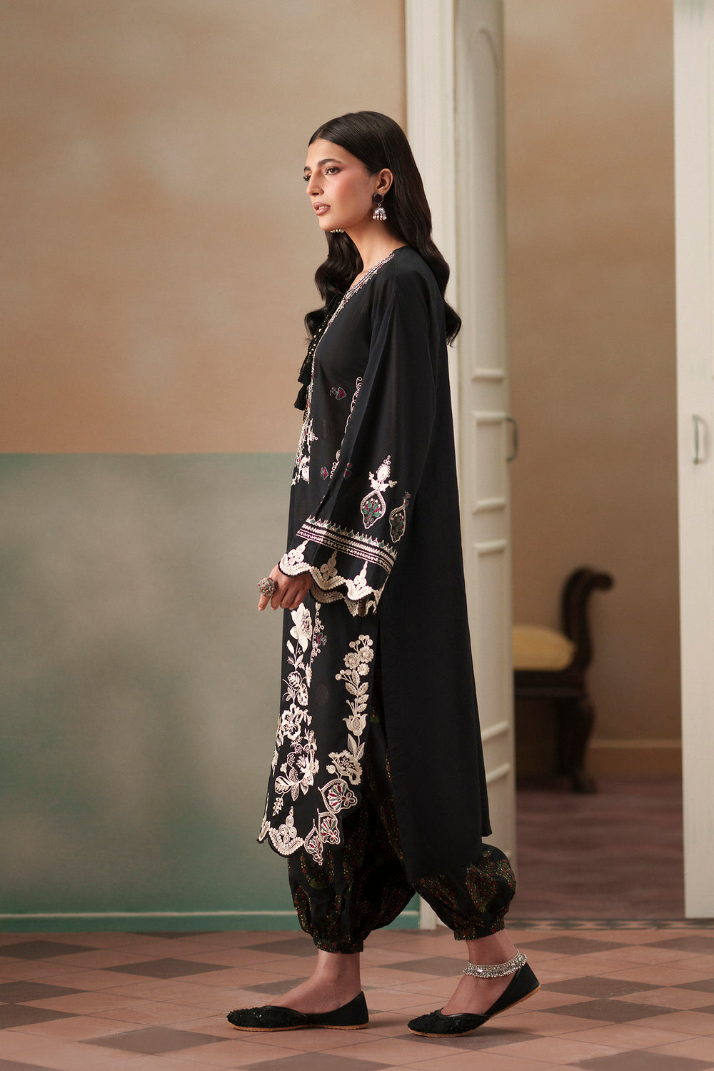 Ethnic Embroidered 2pc Suit
