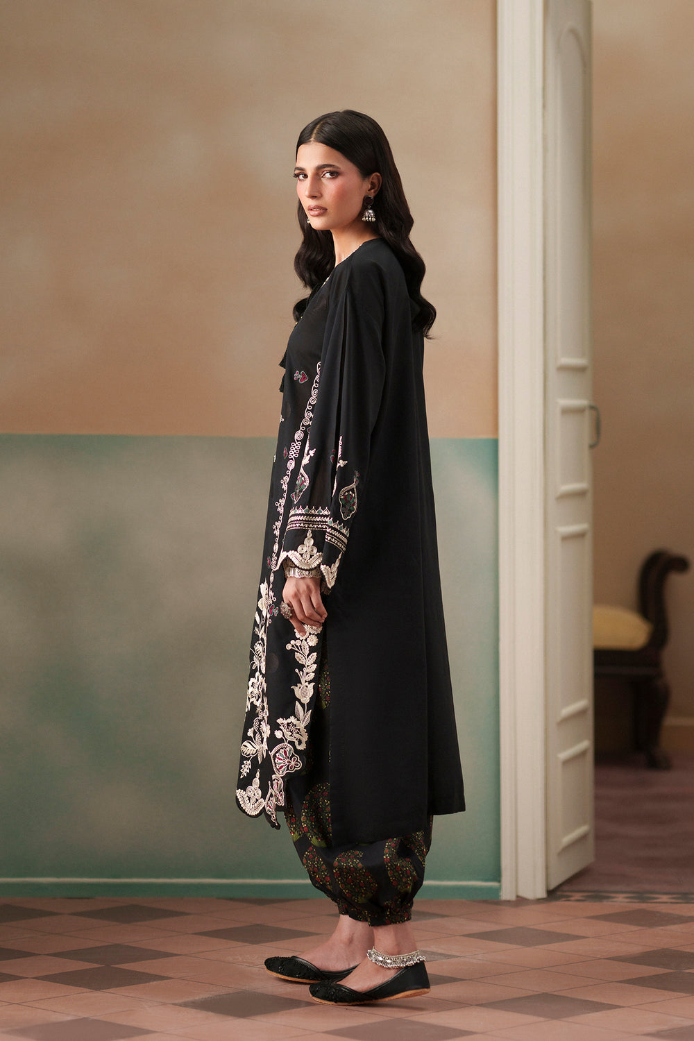 Ethnic Embroidered 2pc Suit