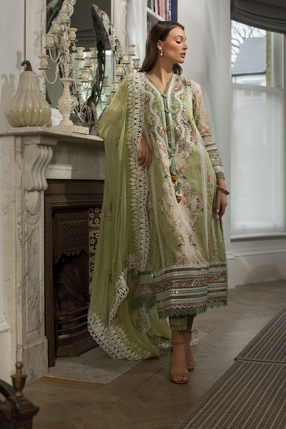 Sobia Nazir Luxury lawn
