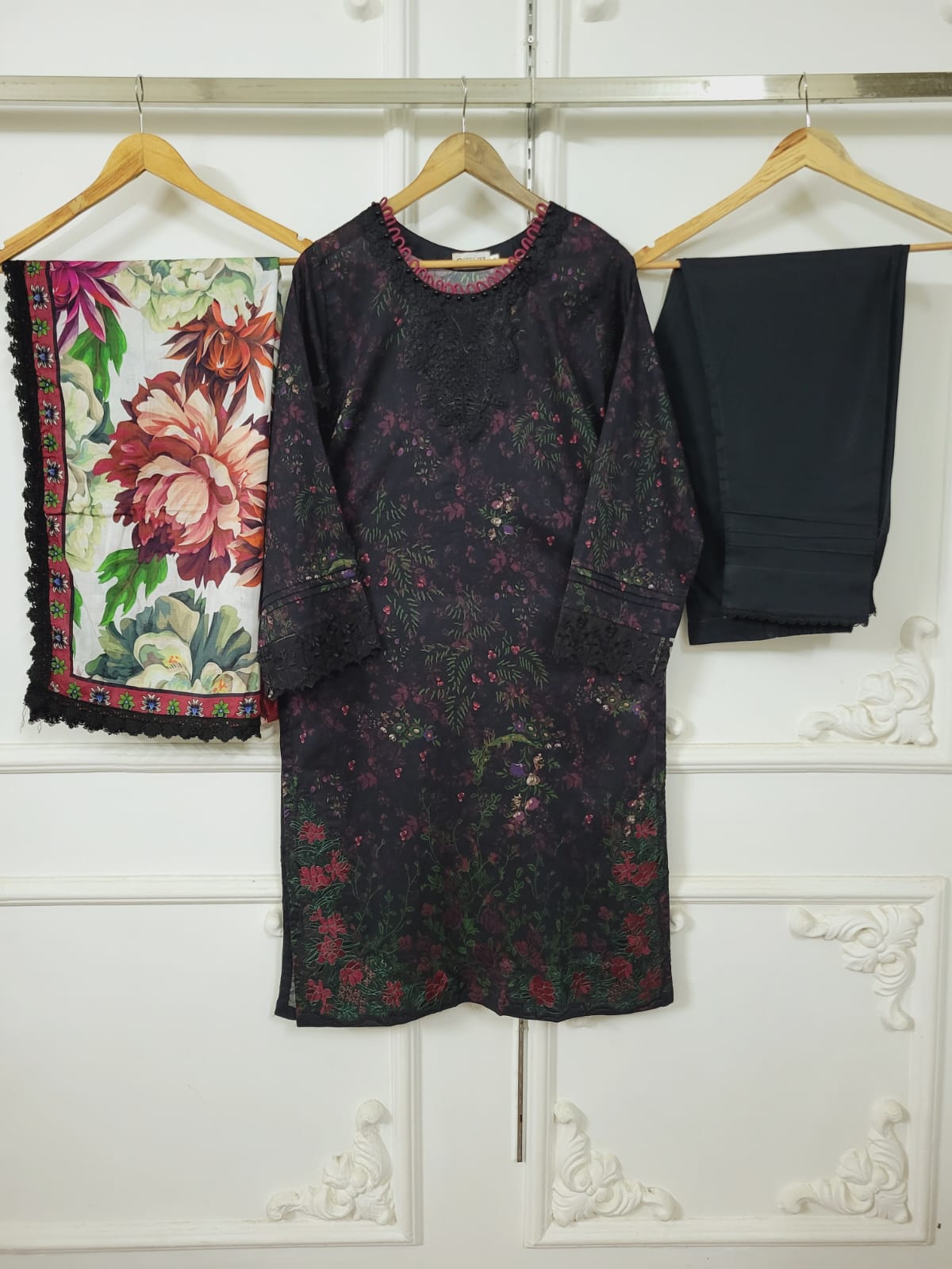 Noer by Gulljee Embroidery lawn