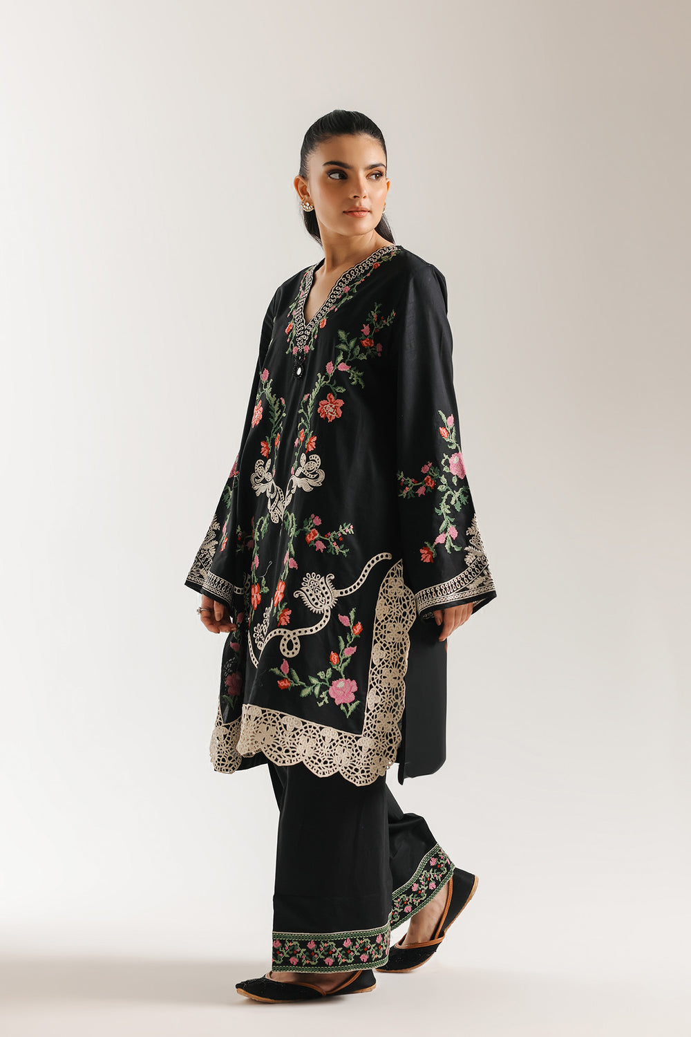 Ethnic Embroidered 2pc Suit