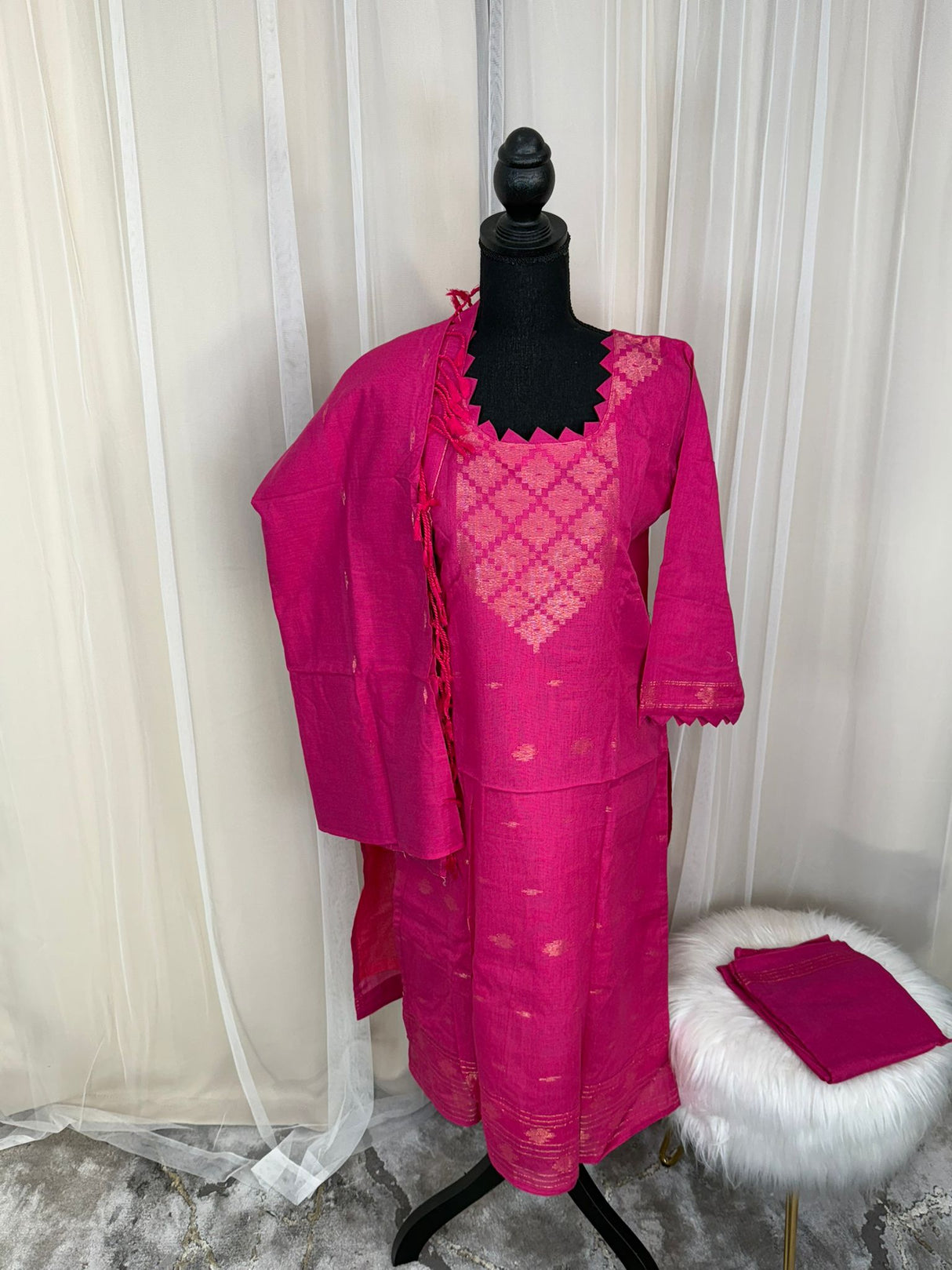 Bangladeshi Jamdani salwar kamiz