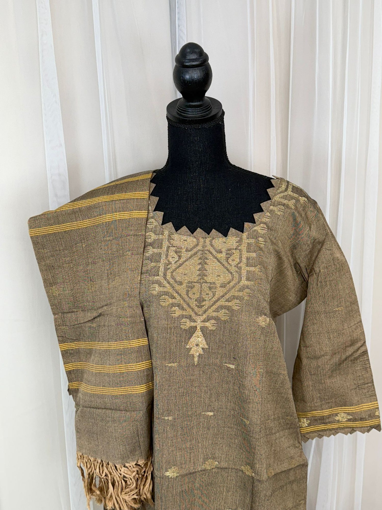 Bangladeshi Jamdani salwar kamiz