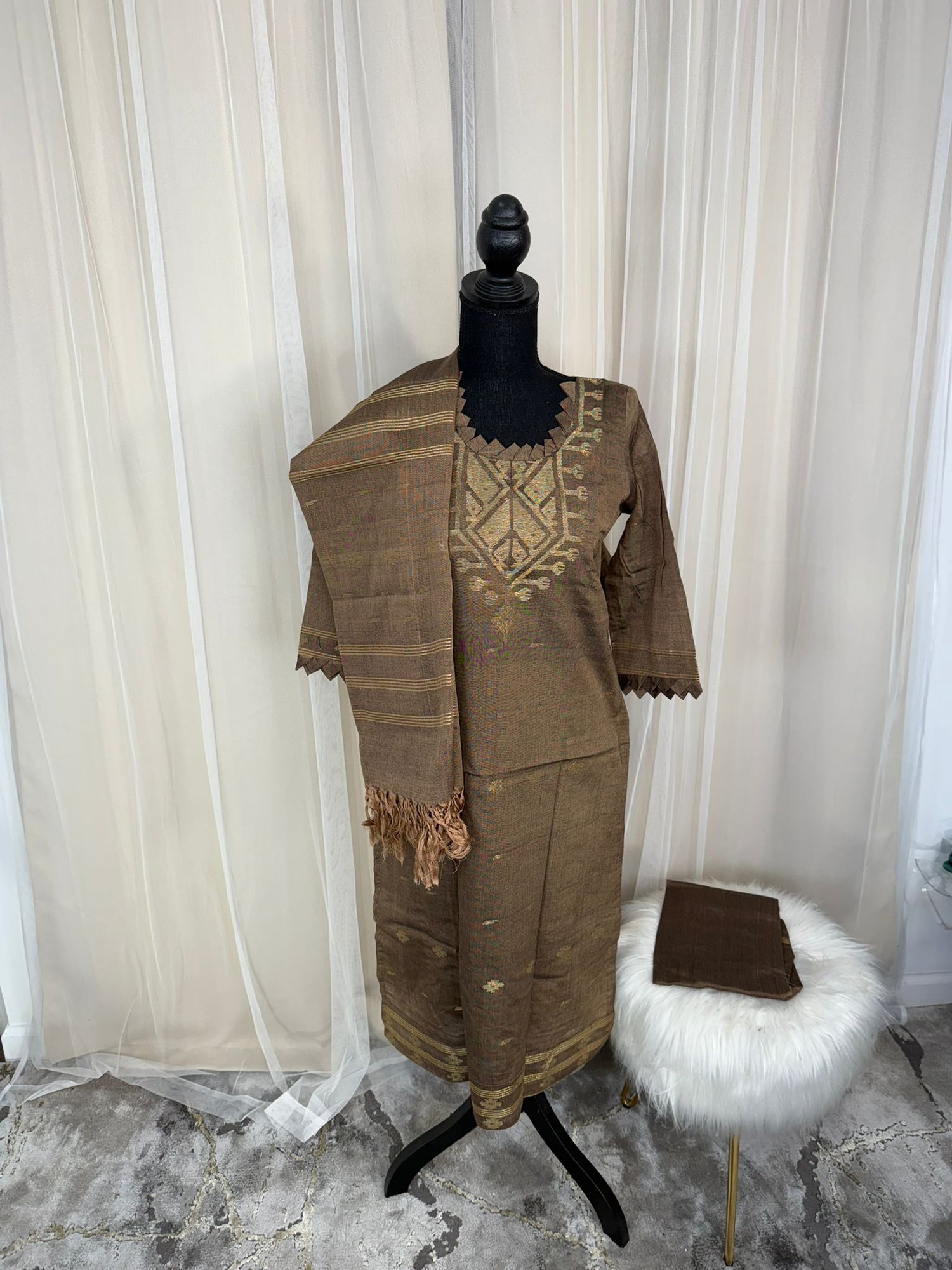 Bangladeshi Jamdani salwar kamiz