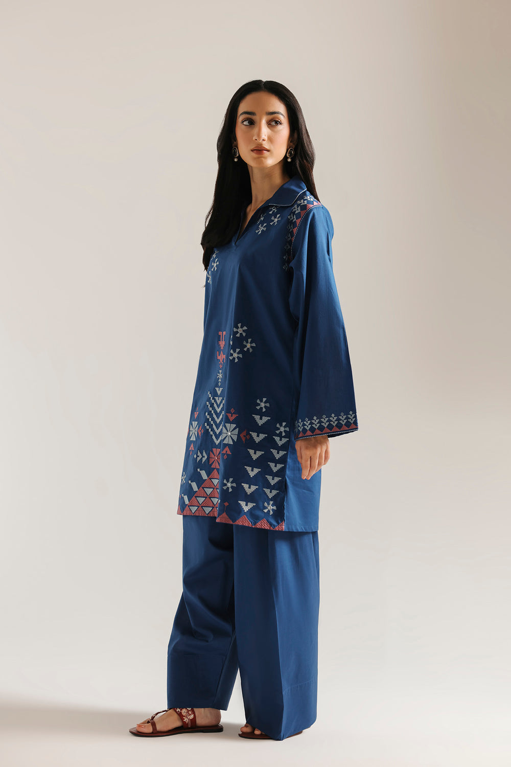 Ethnic Embroidered 2pc Suit