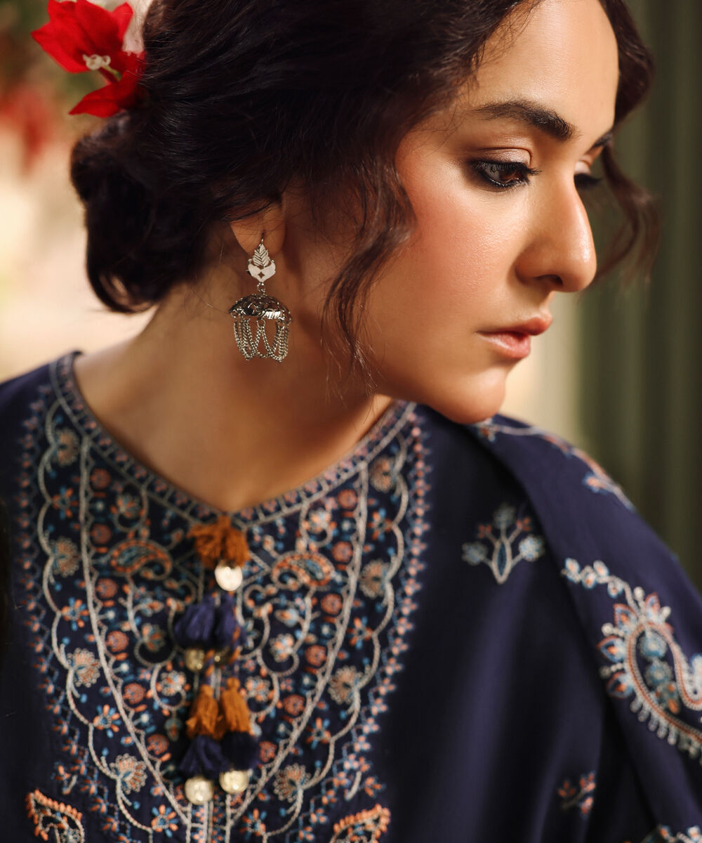 3 Piece - Embroidered Luxury Suit by Sapphire