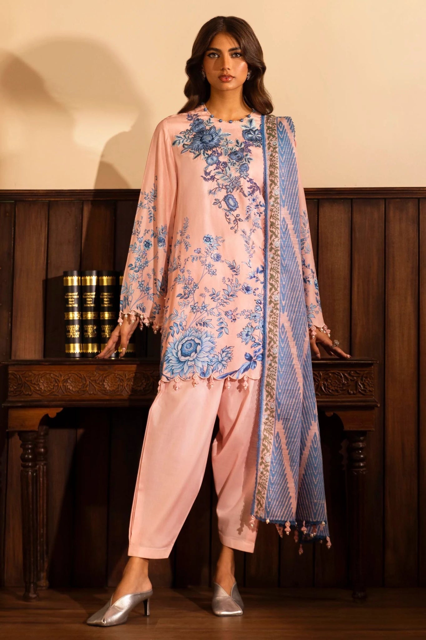 Muzlin by Sana Safinaz Luxury Collection