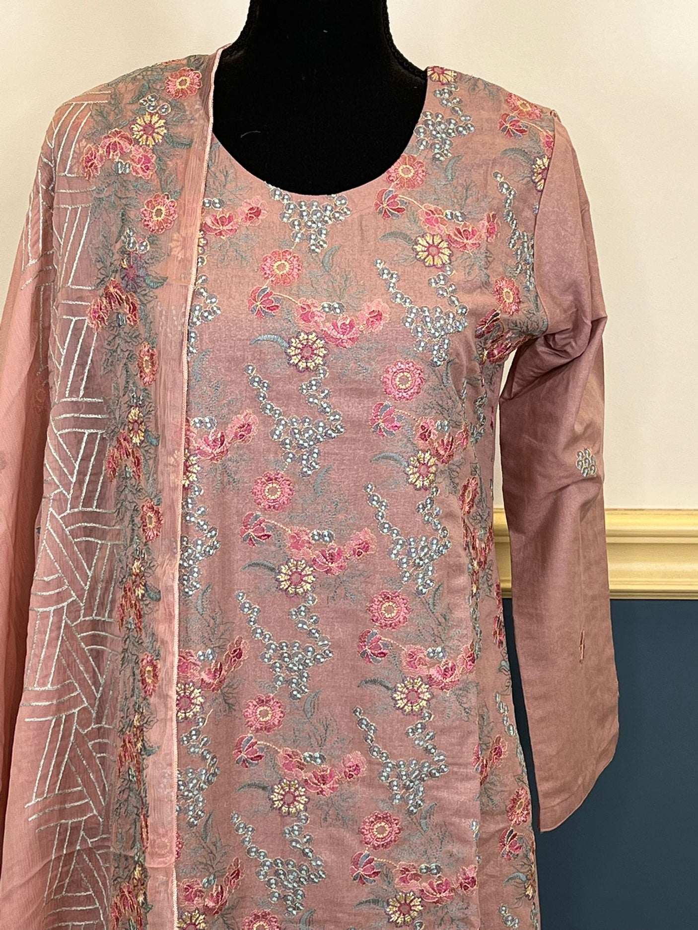 Pakistani Stitched Luxury Embroidered lawn Salwar kameez ready to ship