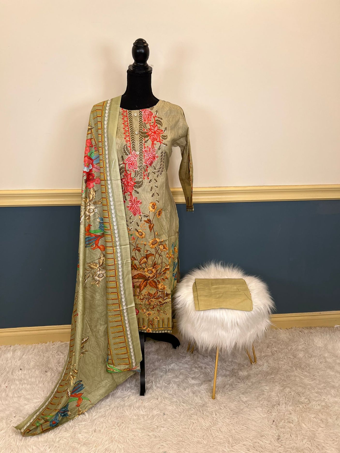 Pakistani Stitched Embroidered lawn Salwar kameez ready to ship