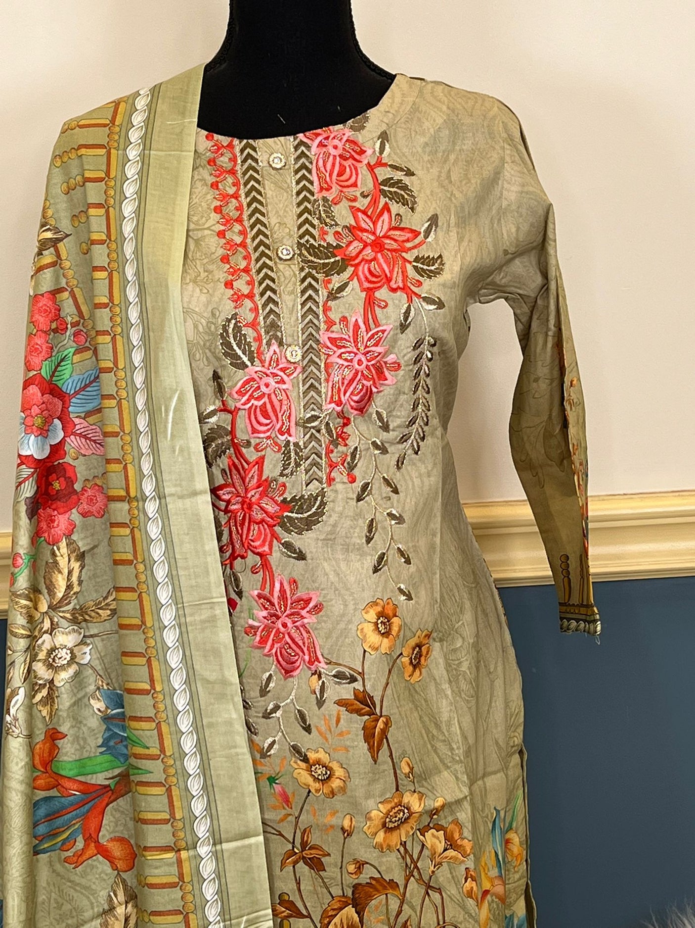 Pakistani Stitched Embroidered lawn Salwar kameez ready to ship