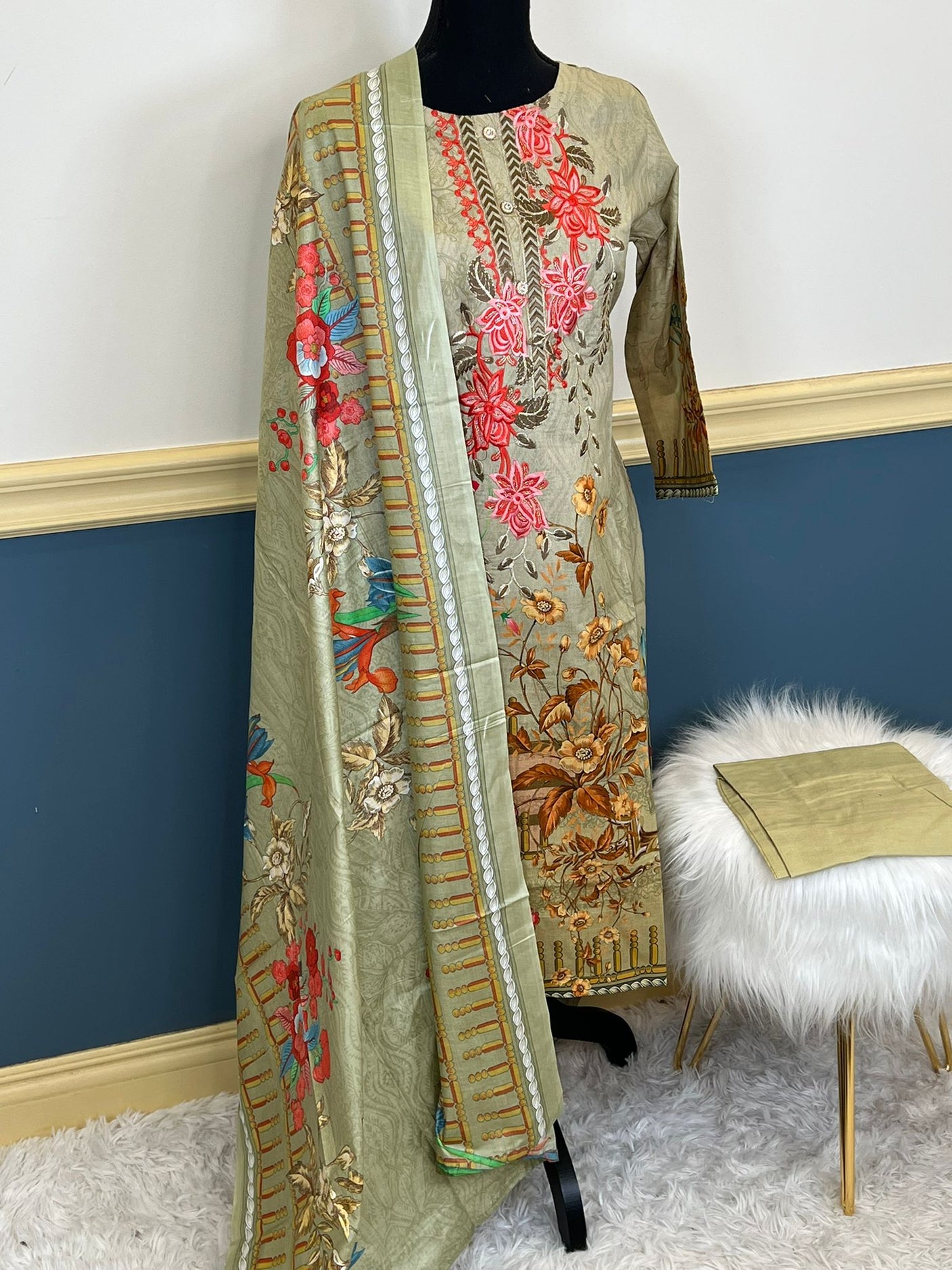 Pakistani Stitched Embroidered lawn Salwar kameez ready to ship