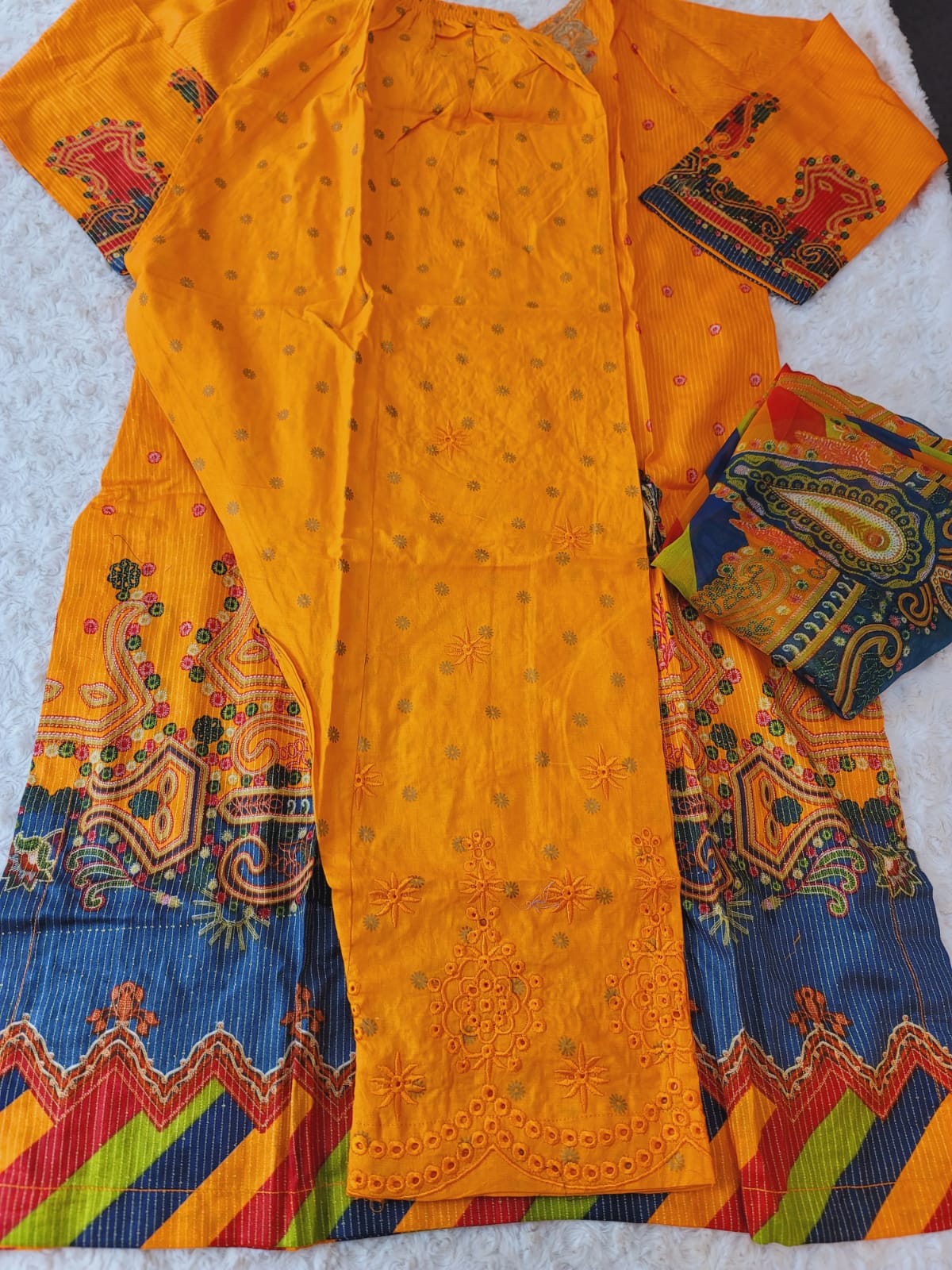 Pakistani stitched lawn Embroidered Salwar kameez ready to ship